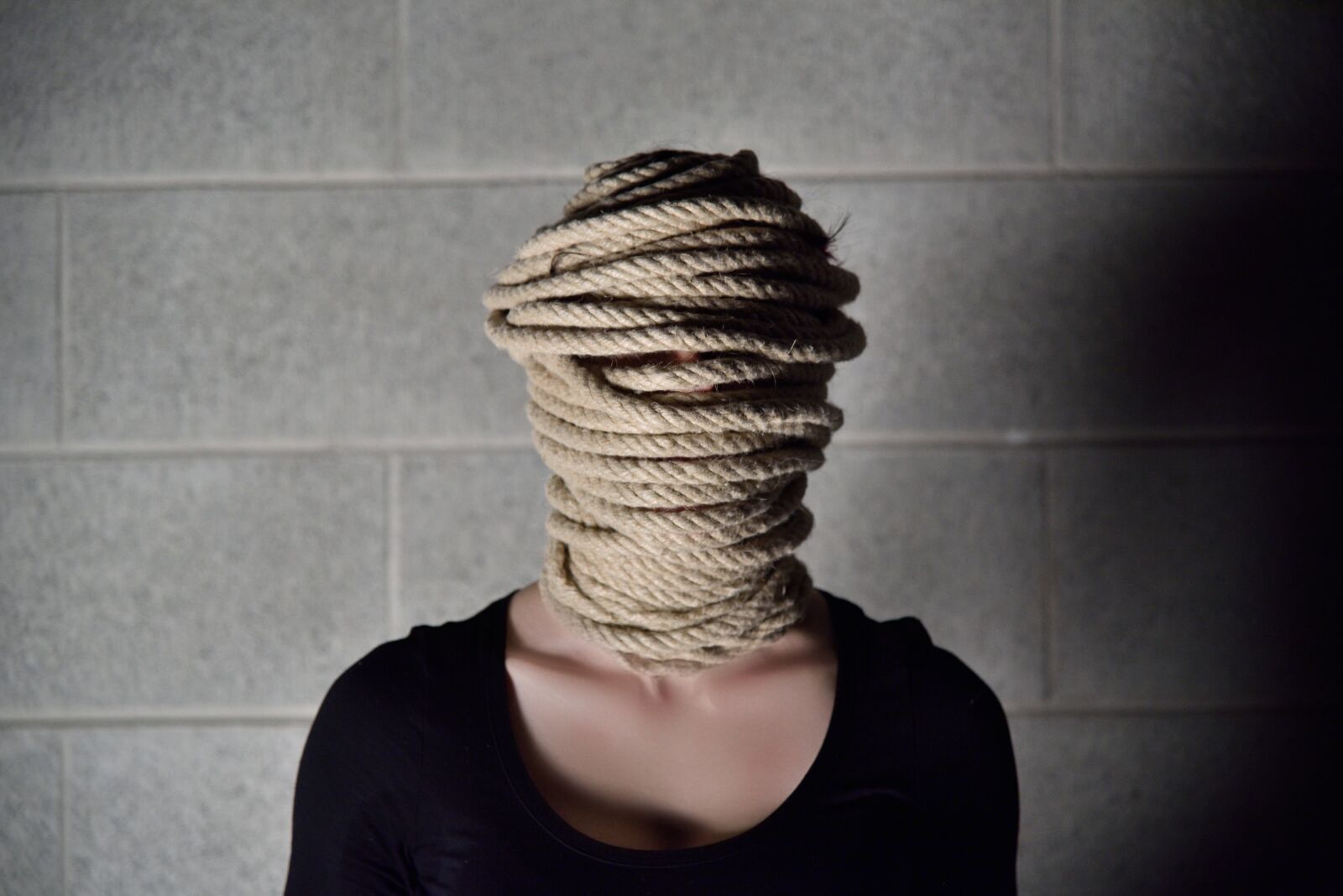 Nikon D750 sample photo. Rope, wall, woman photography