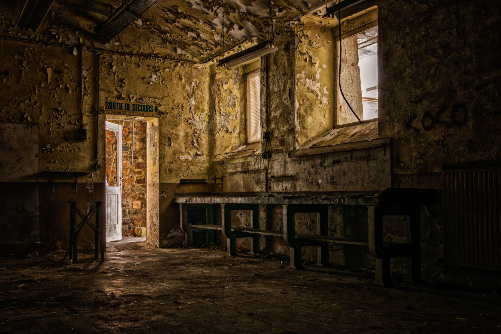 Nikon D3300 sample photo. Lost places, house, gloomy photography