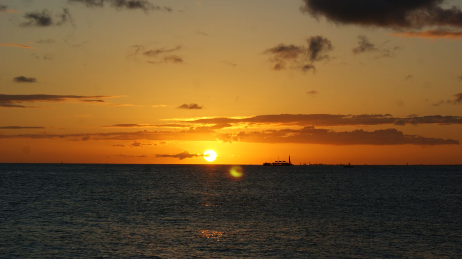 Sony Alpha DSLR-A350 sample photo. Oahu, hawaii, sunset photography