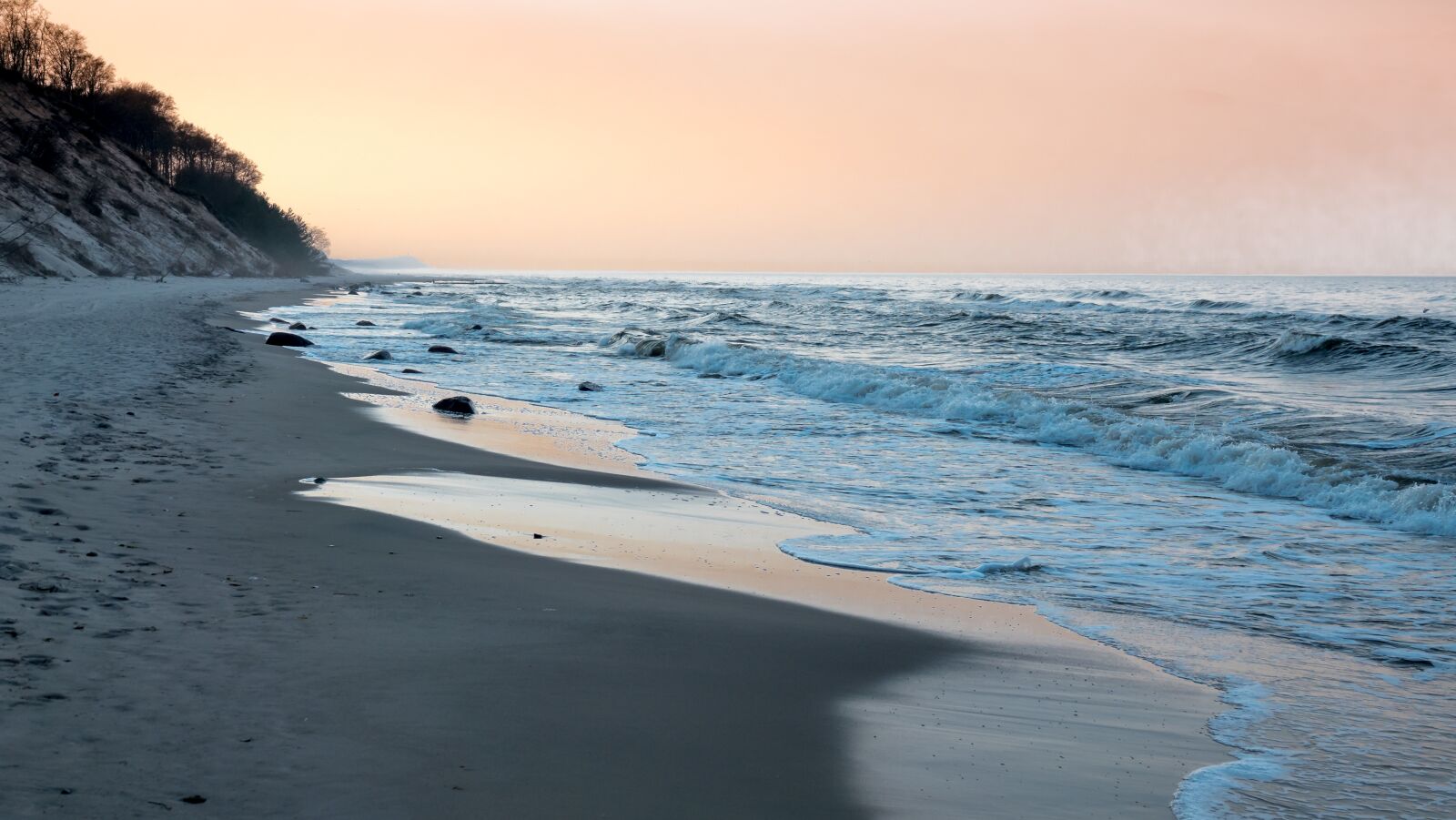 Sony Cyber-shot DSC-RX10 IV sample photo. Sunset, baltic sea, light photography