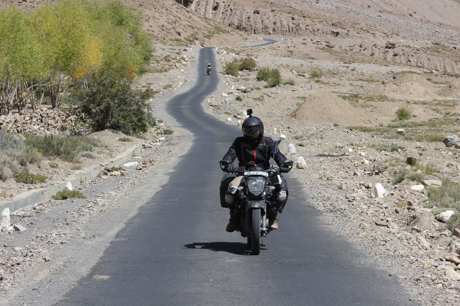 Canon EOS 600D (Rebel EOS T3i / EOS Kiss X5) sample photo. Road, soil, travel photography