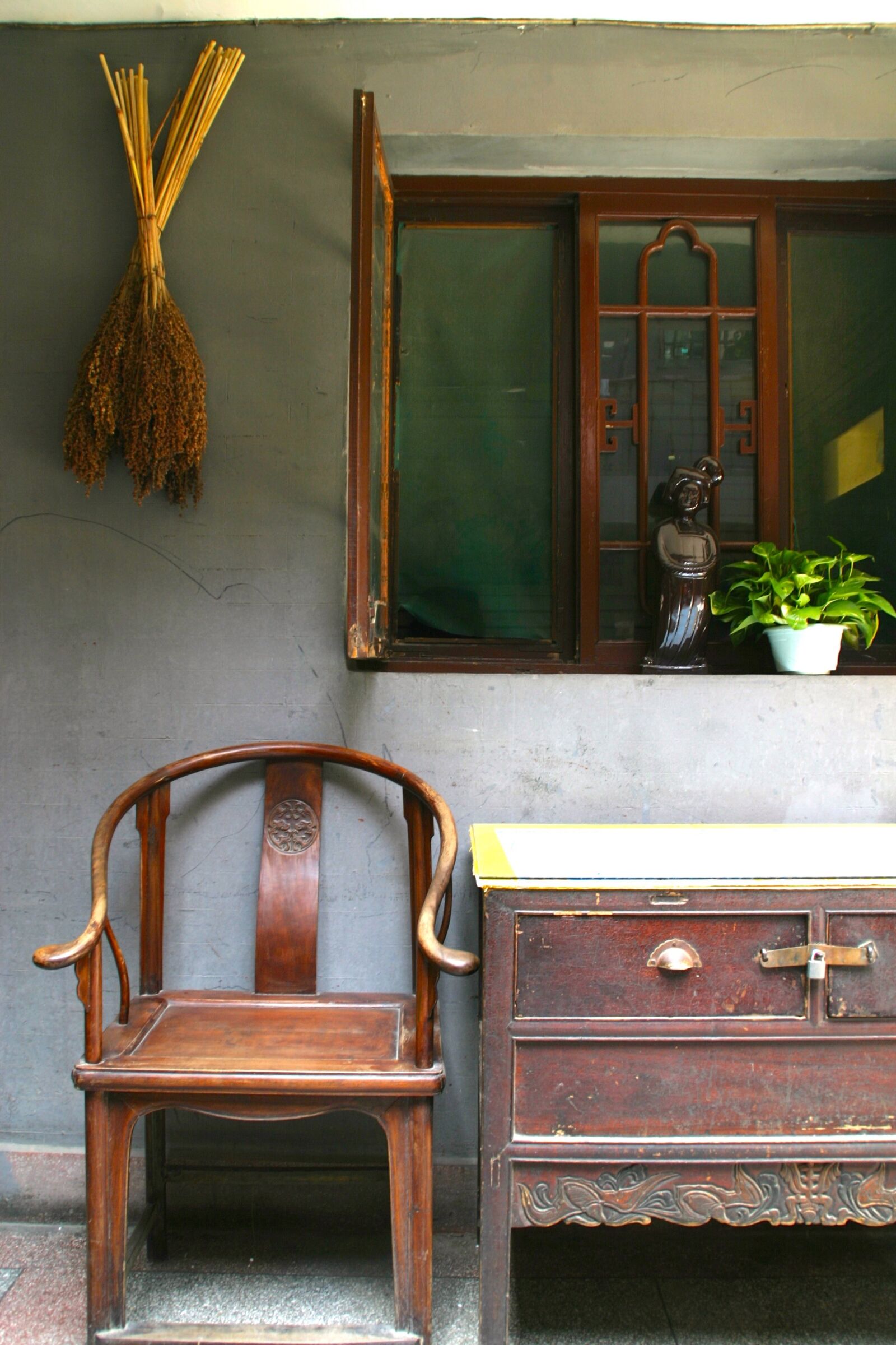 Canon EOS 10D sample photo. Courtyard, hof, architecture photography