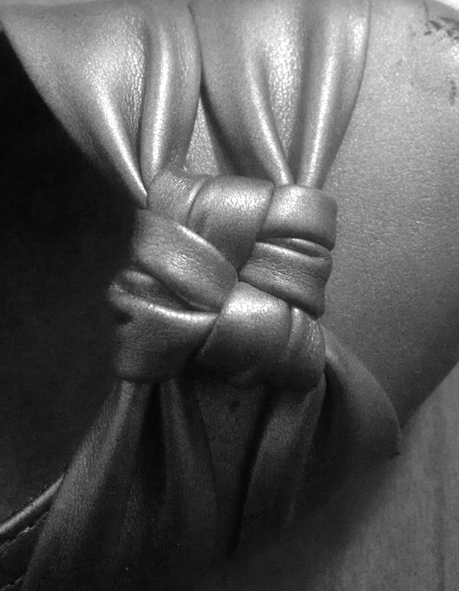 Motorola Moto X (1st Gen) sample photo. Bow, decoration, knot, night photography