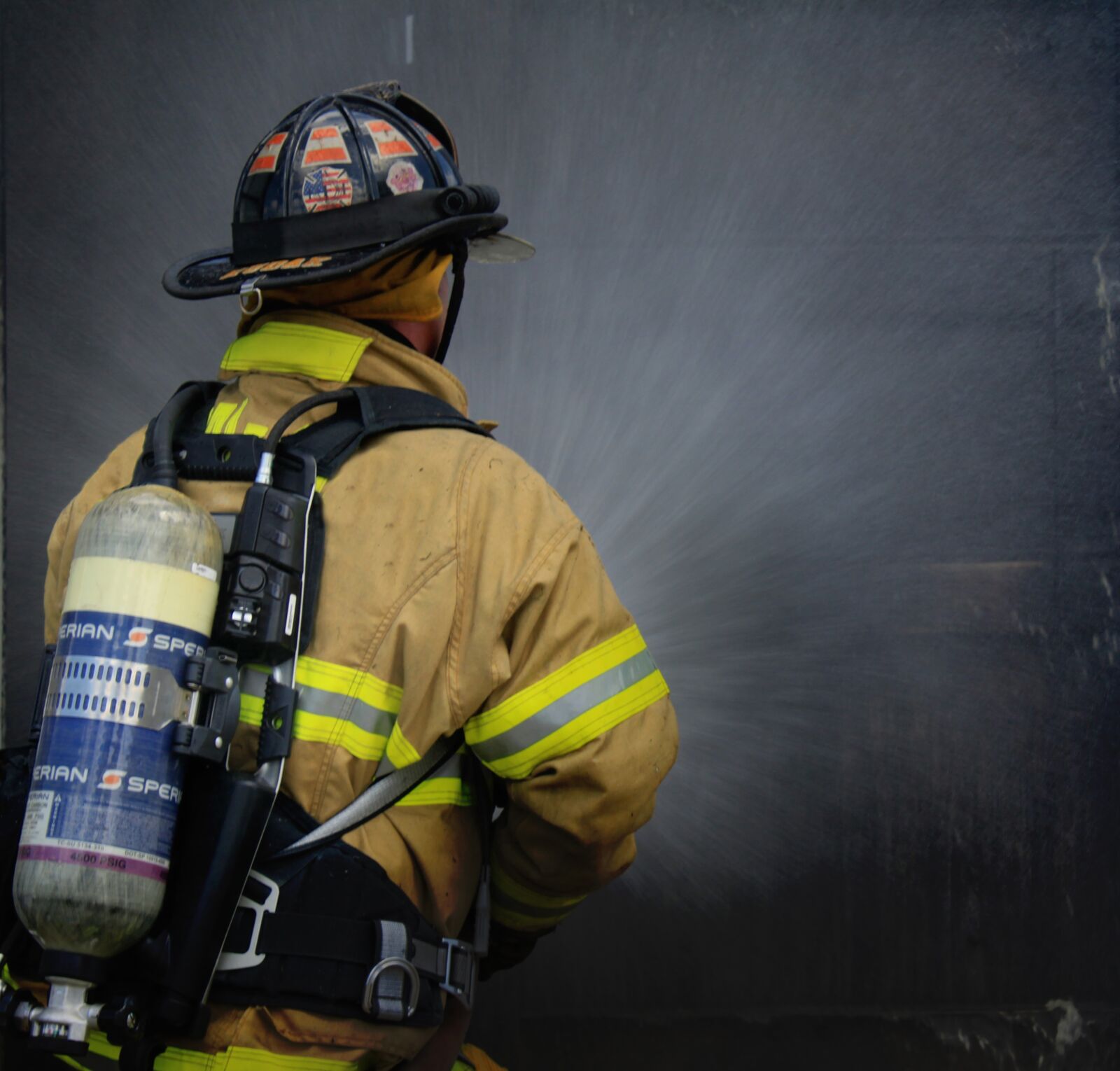 Canon EOS 500D (EOS Rebel T1i / EOS Kiss X3) sample photo. Firefighter, fireman, fire photography