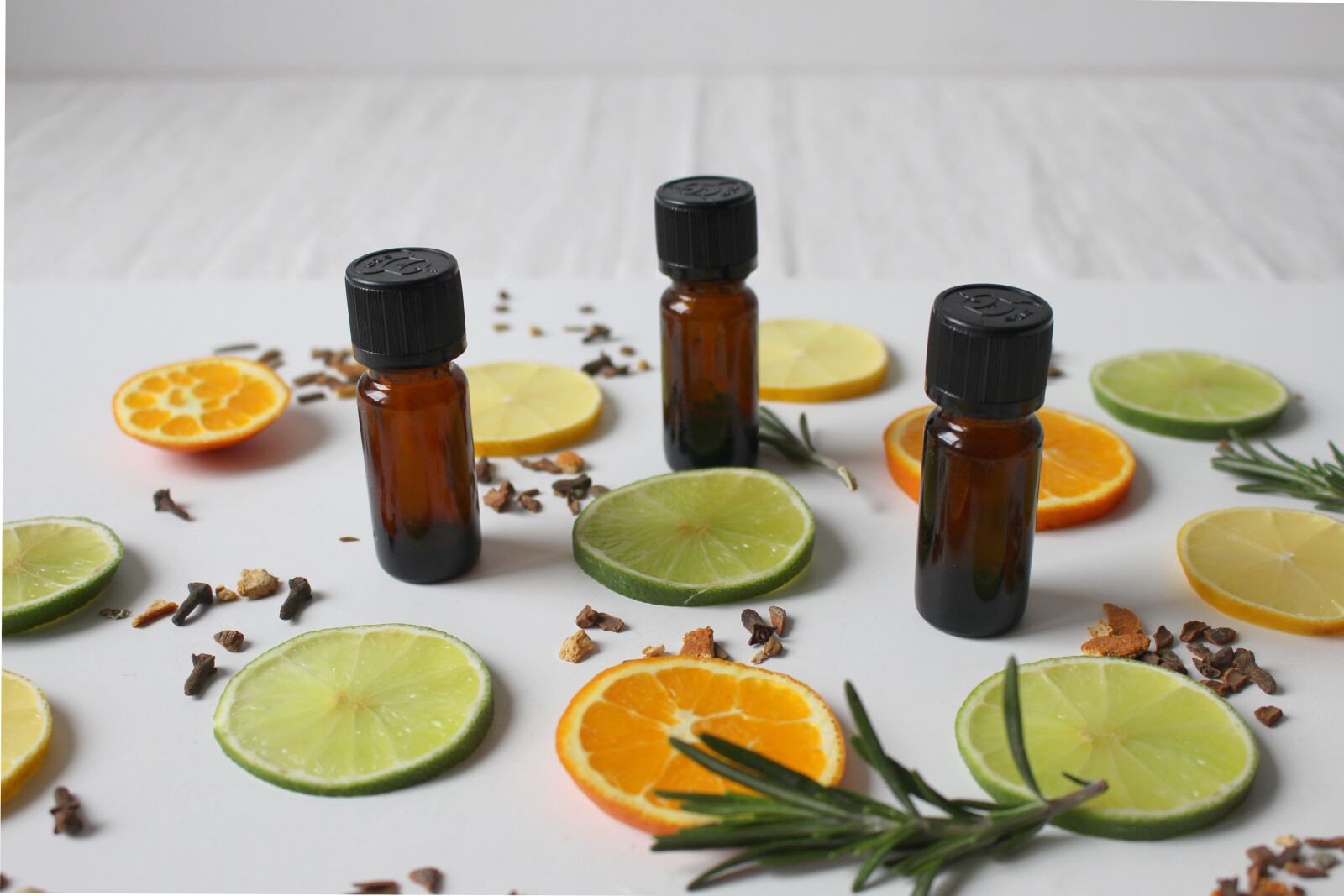 Canon EOS 700D (EOS Rebel T5i / EOS Kiss X7i) sample photo. Natural cosmetics, fragrance, lemon photography