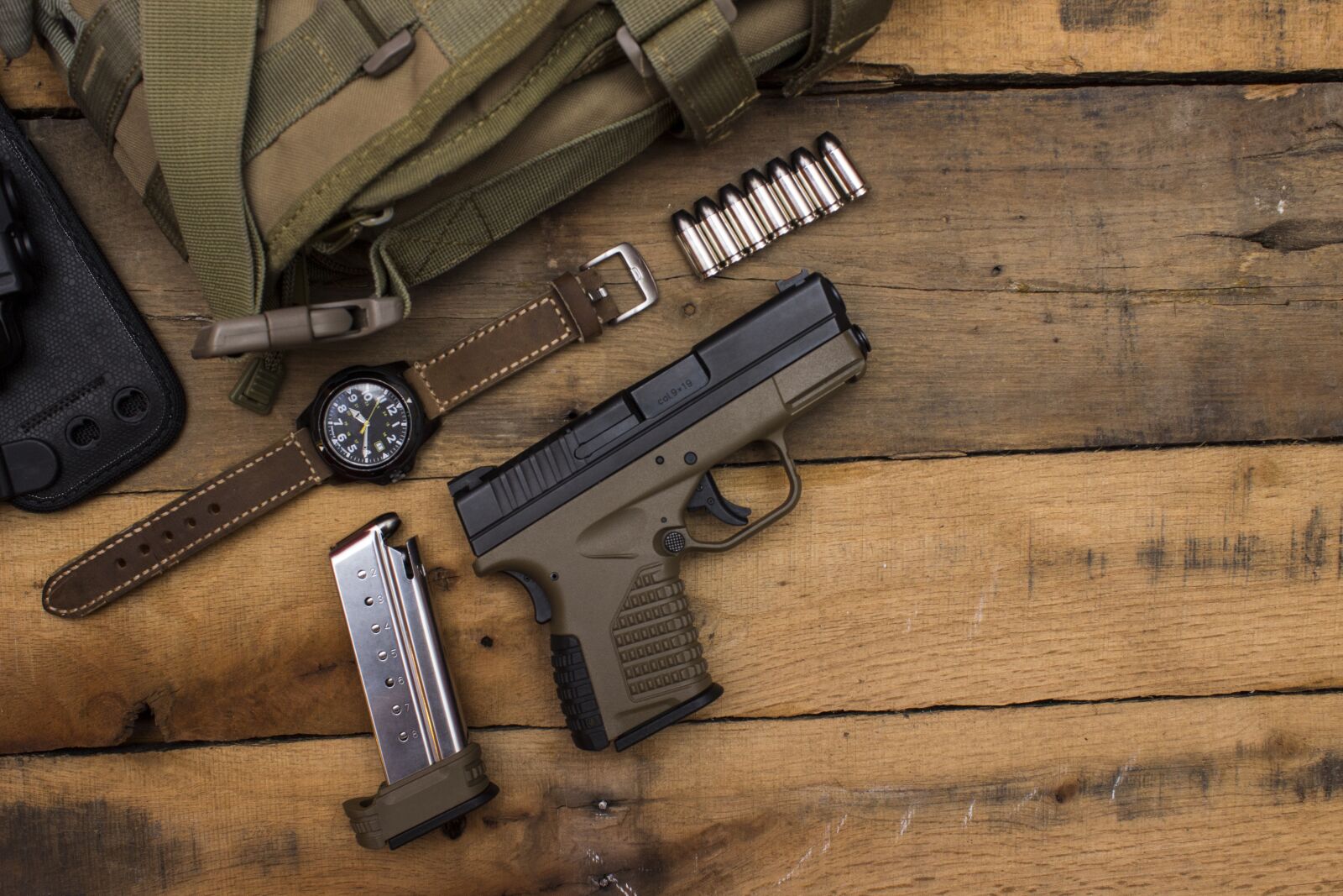 Canon EOS 600D (Rebel EOS T3i / EOS Kiss X5) sample photo. Gun, tactical, handgun photography