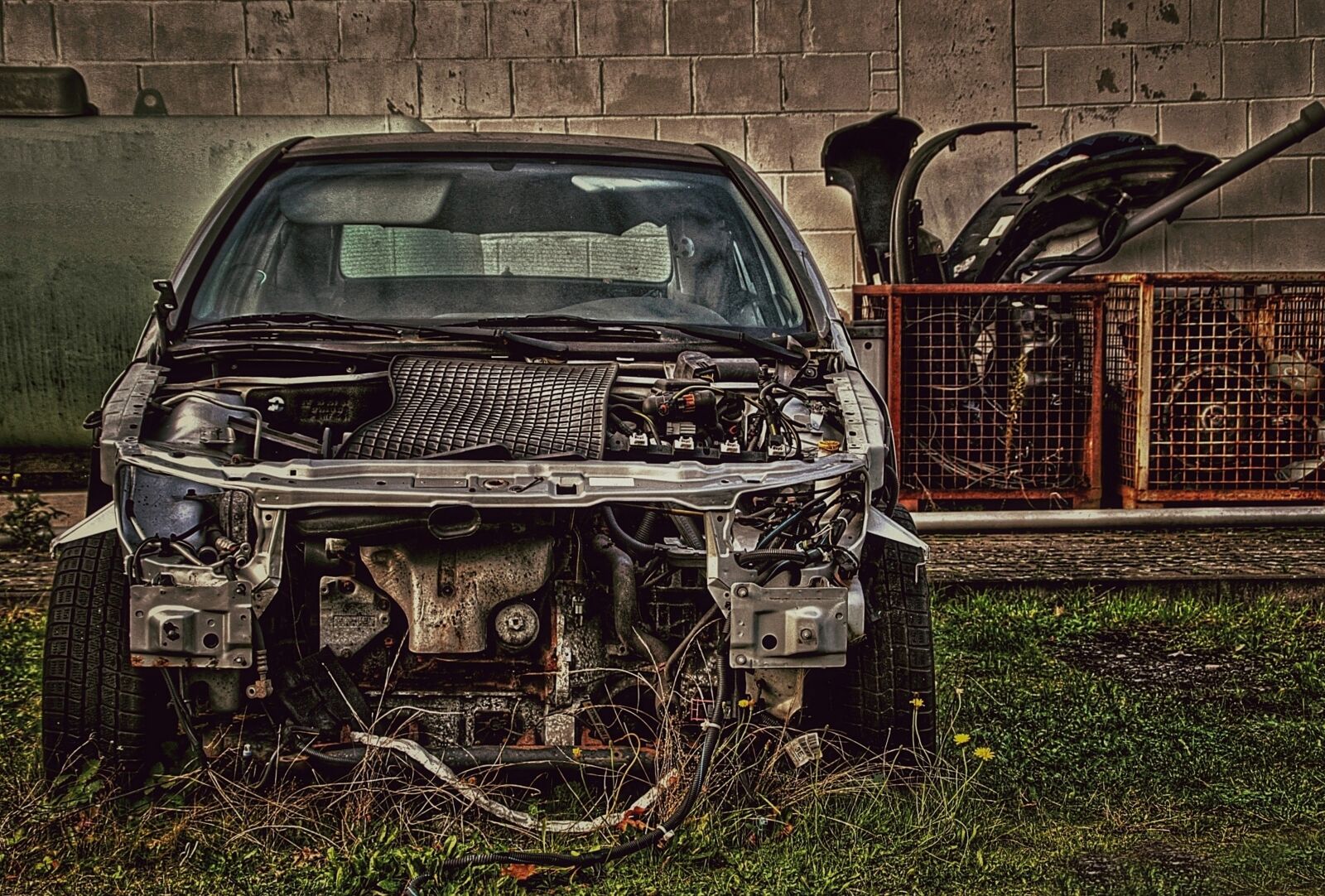 Canon EOS 600D (Rebel EOS T3i / EOS Kiss X5) sample photo. Old, car, broken photography