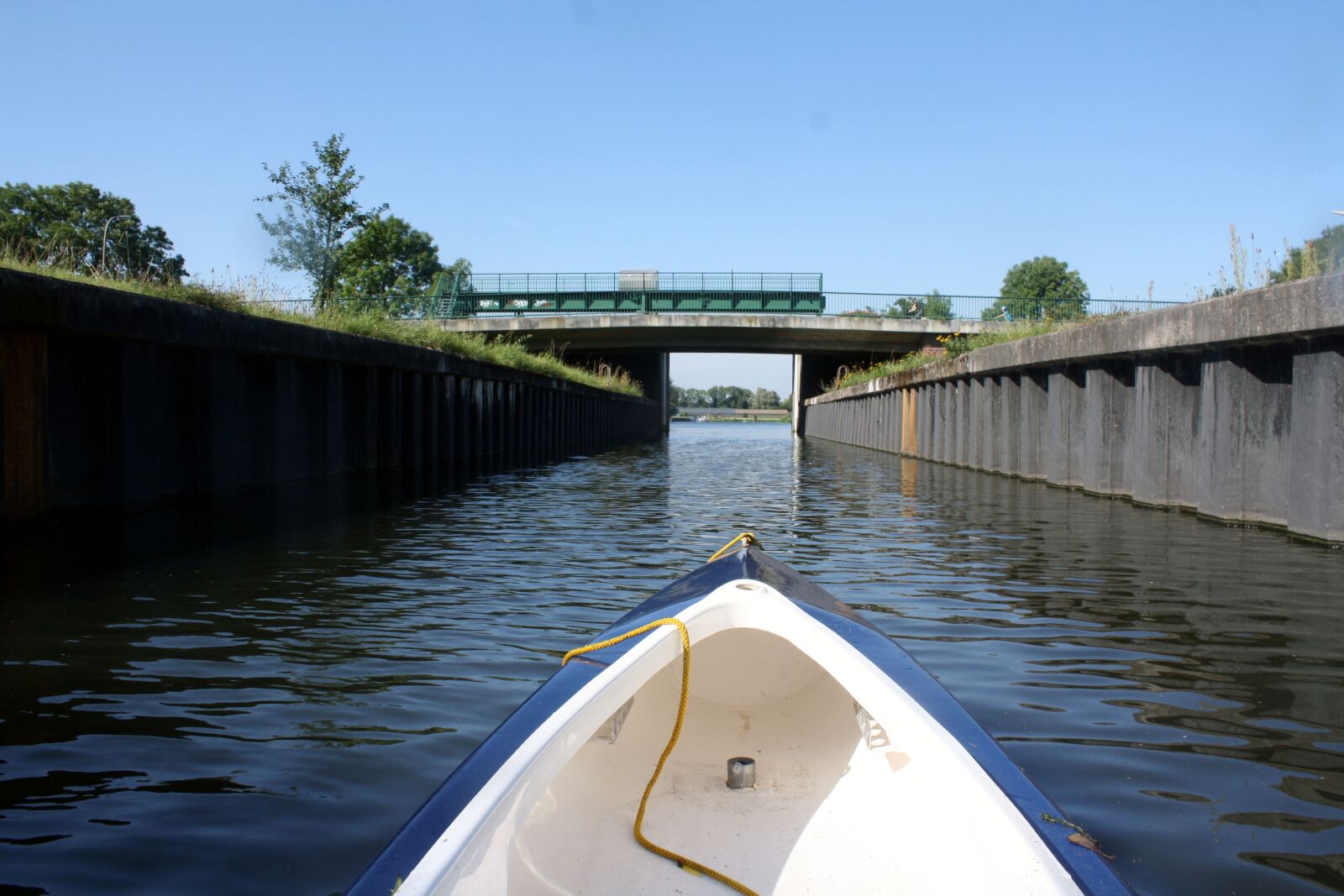 Canon EOS 1000D (EOS Digital Rebel XS / EOS Kiss F) sample photo. Water hiking, elbe, four photography