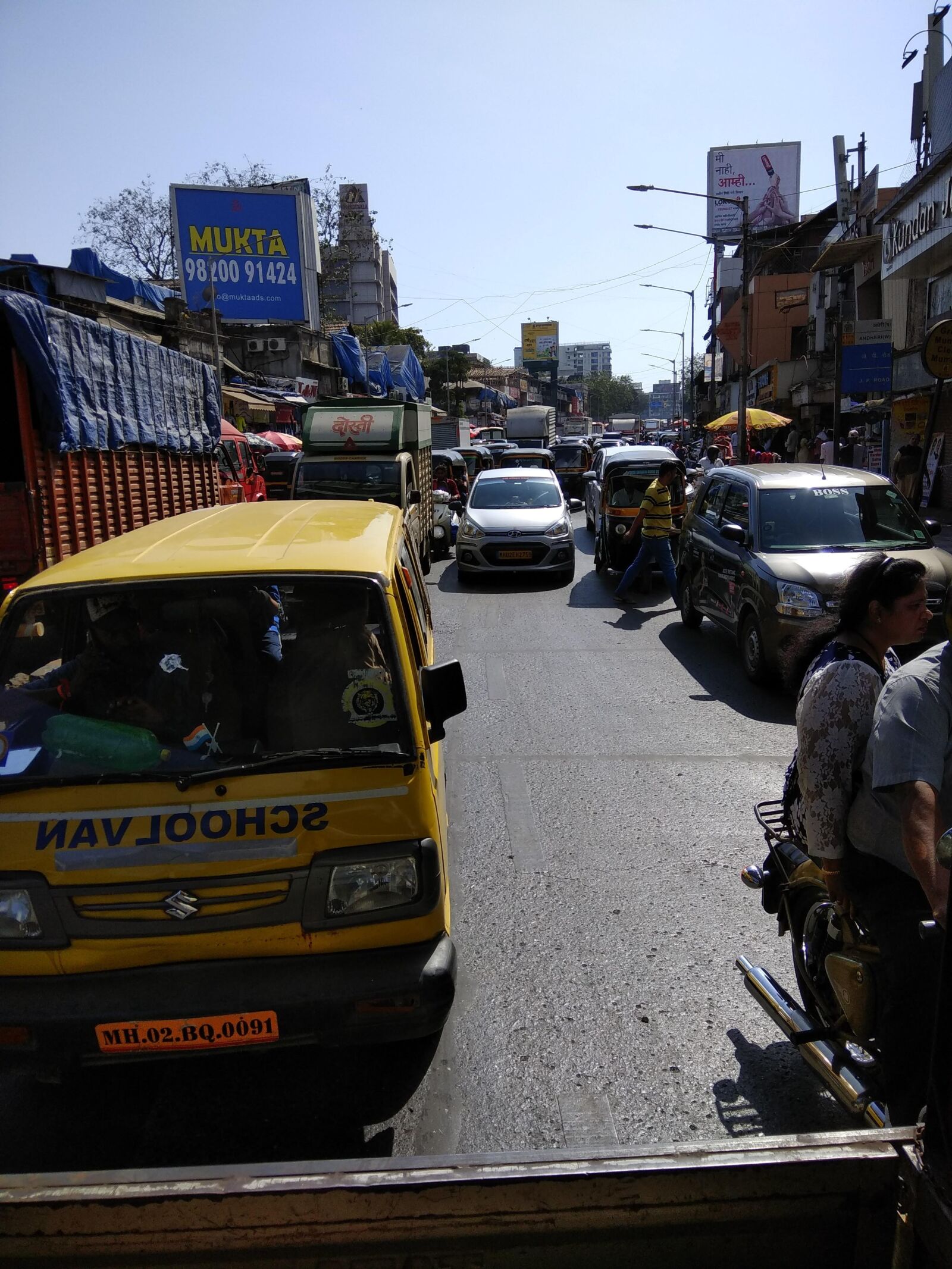 Xiaomi Redmi Note 4 sample photo. School bus, road, car photography