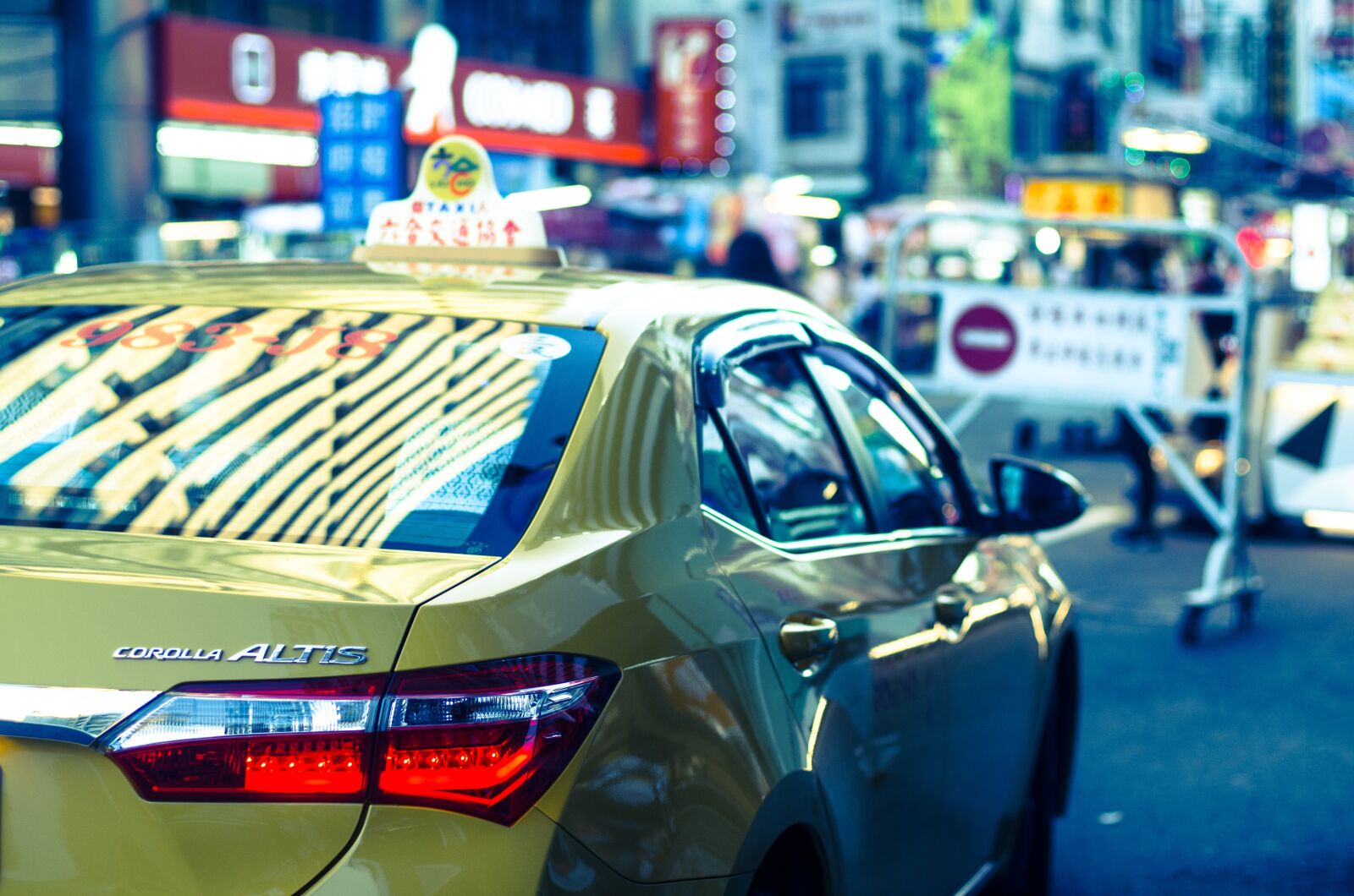 Nikon D7000 sample photo. Yellow taxi park at photography
