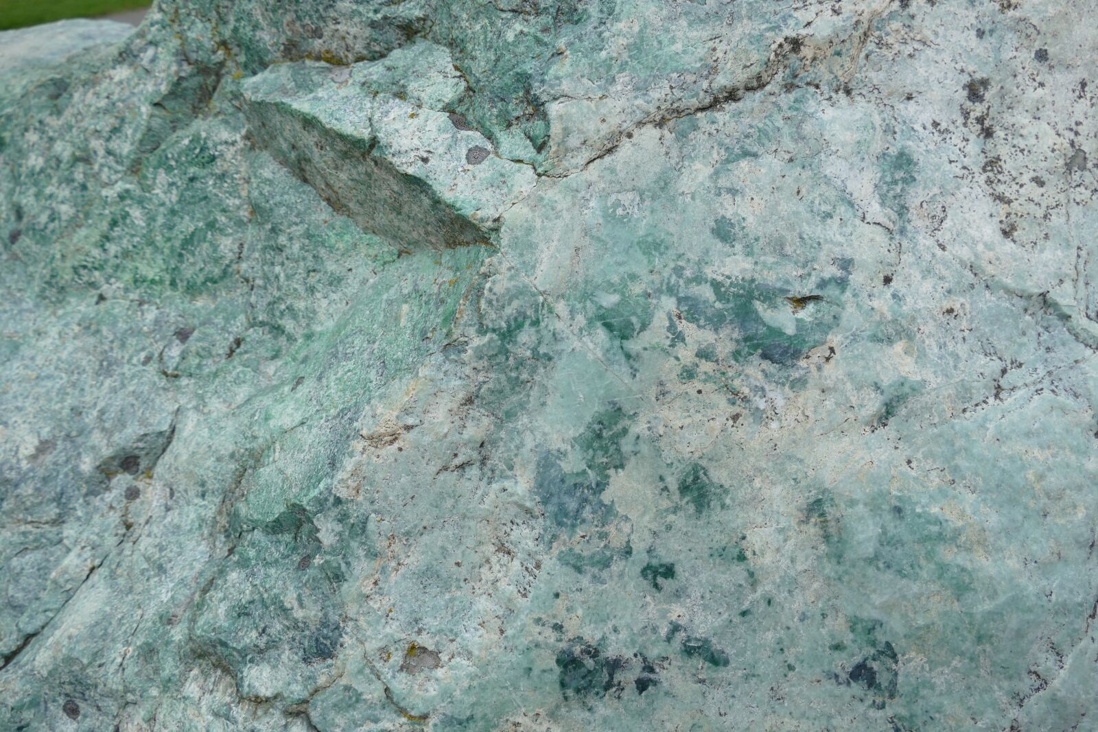 Panasonic Lumix DMC-FZ1000 sample photo. Jadeite, mineral, jade photography