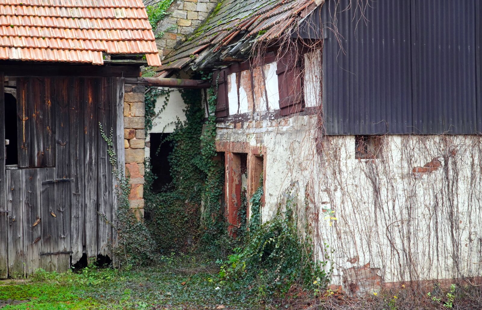 Sony E PZ 18-105mm F4 G OSS sample photo. Building, old, historically photography