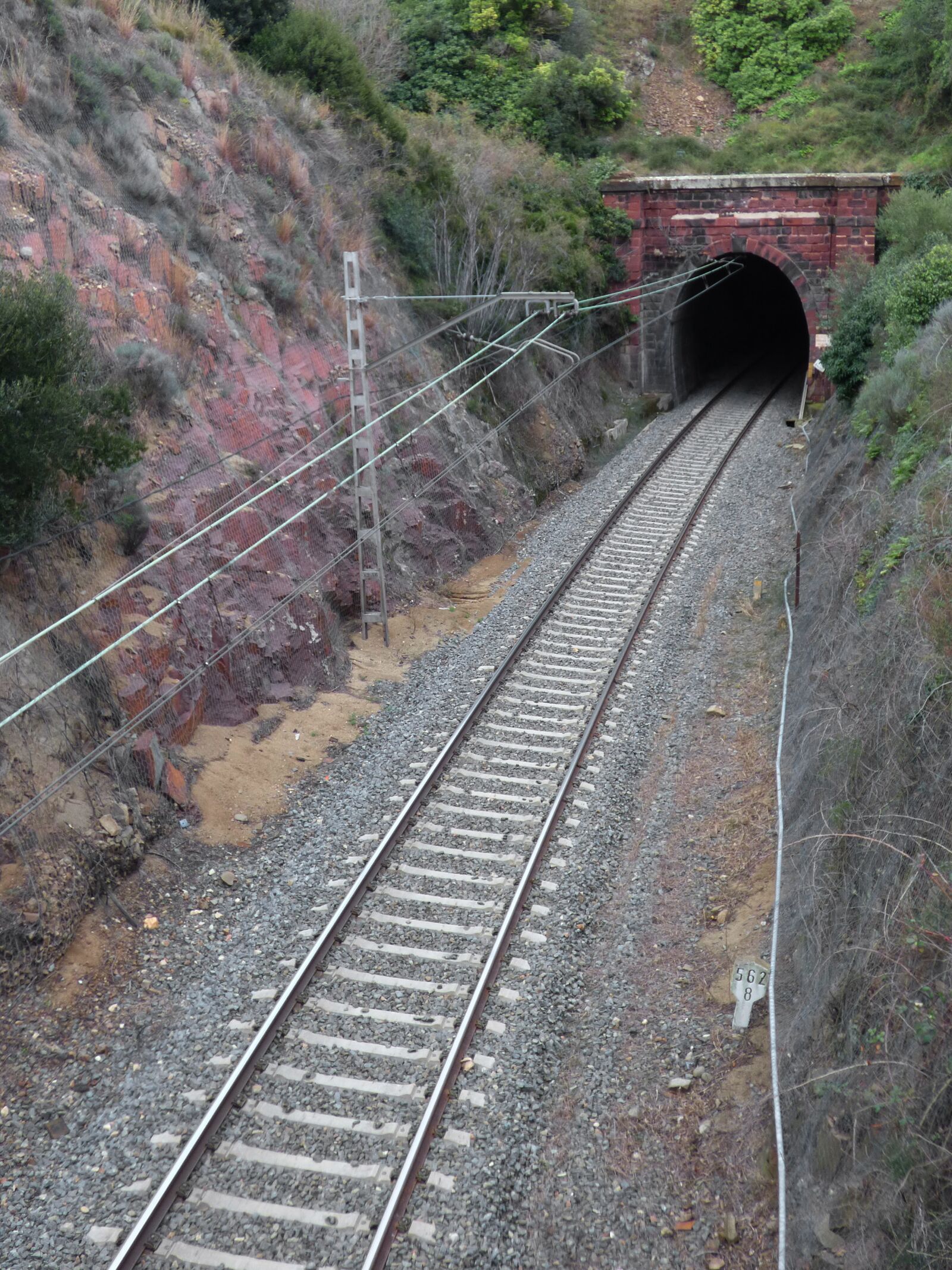 Panasonic Lumix DMC-FZ70 sample photo. Railway, online, via photography