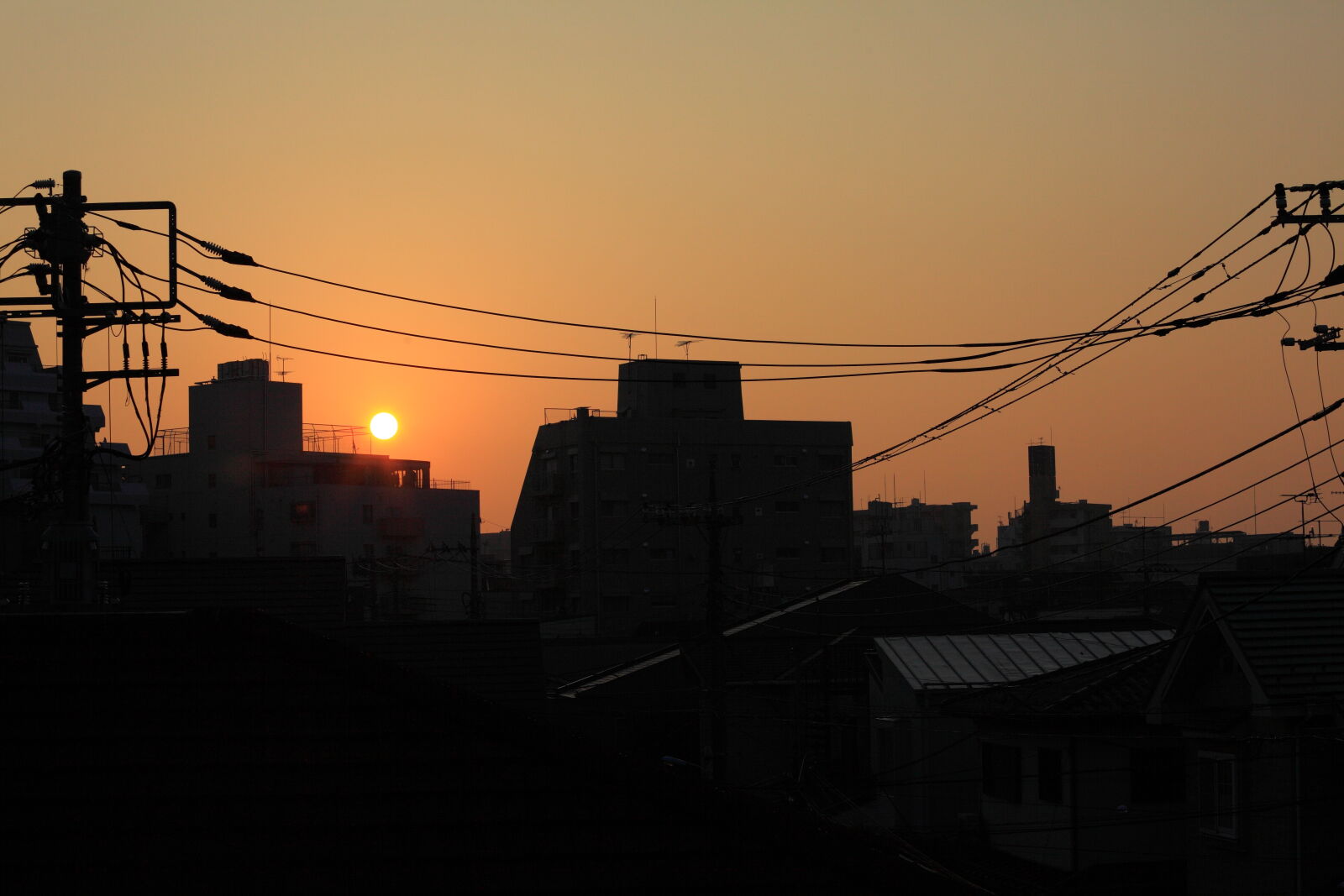 Canon EF 70-200mm F4L IS USM sample photo. Building, city, hometown, house photography
