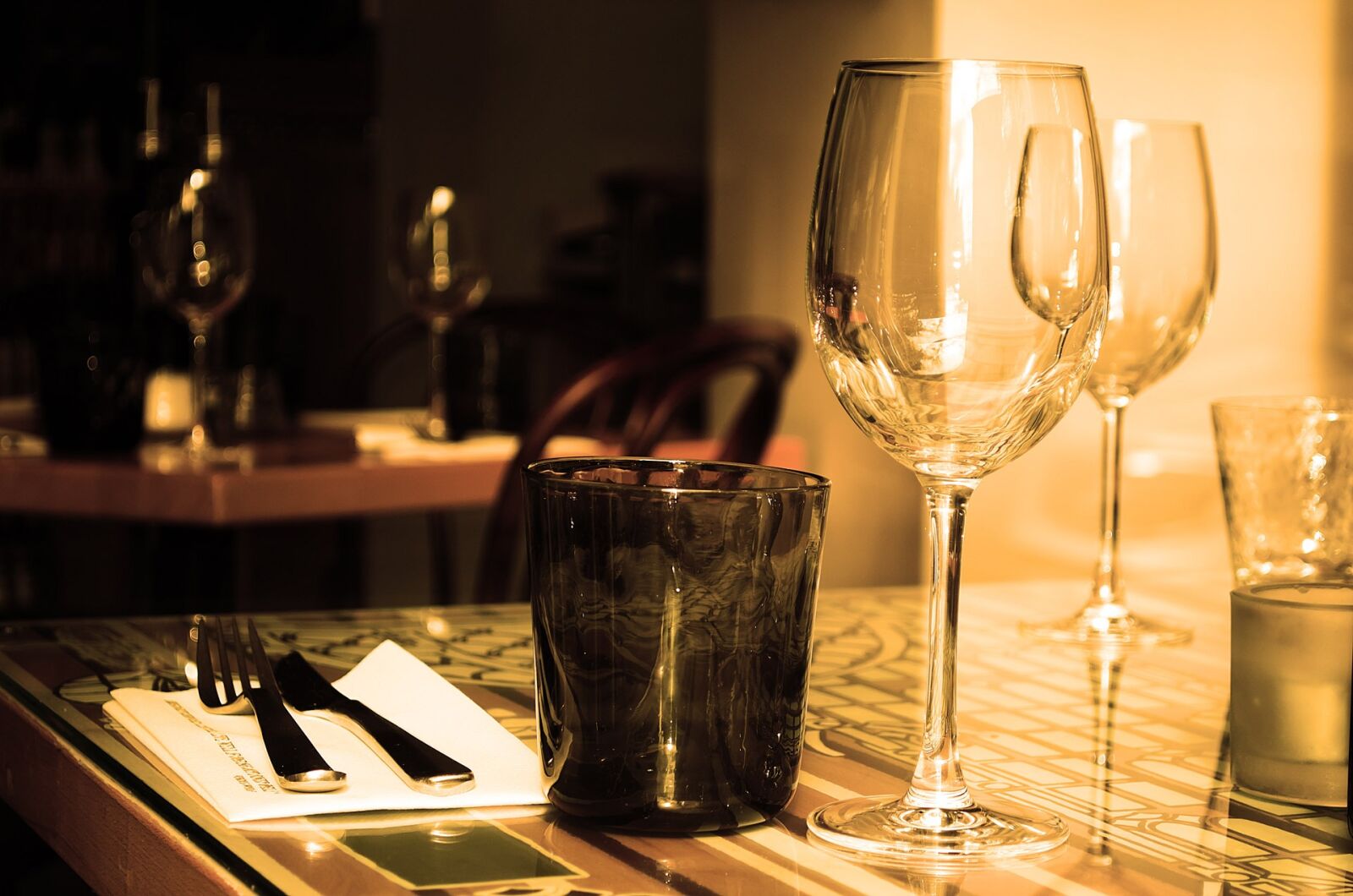 Nikon D5100 sample photo. Clear, long, stem, wine photography