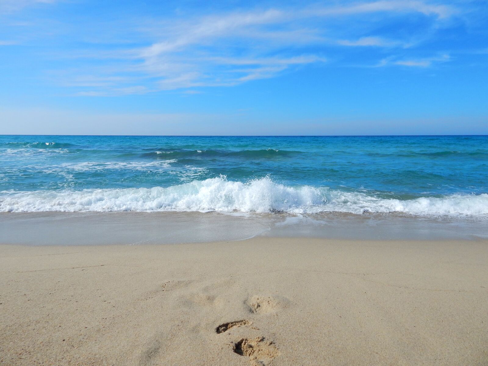Nikon Coolpix L830 sample photo. Beach, sea, travel photography