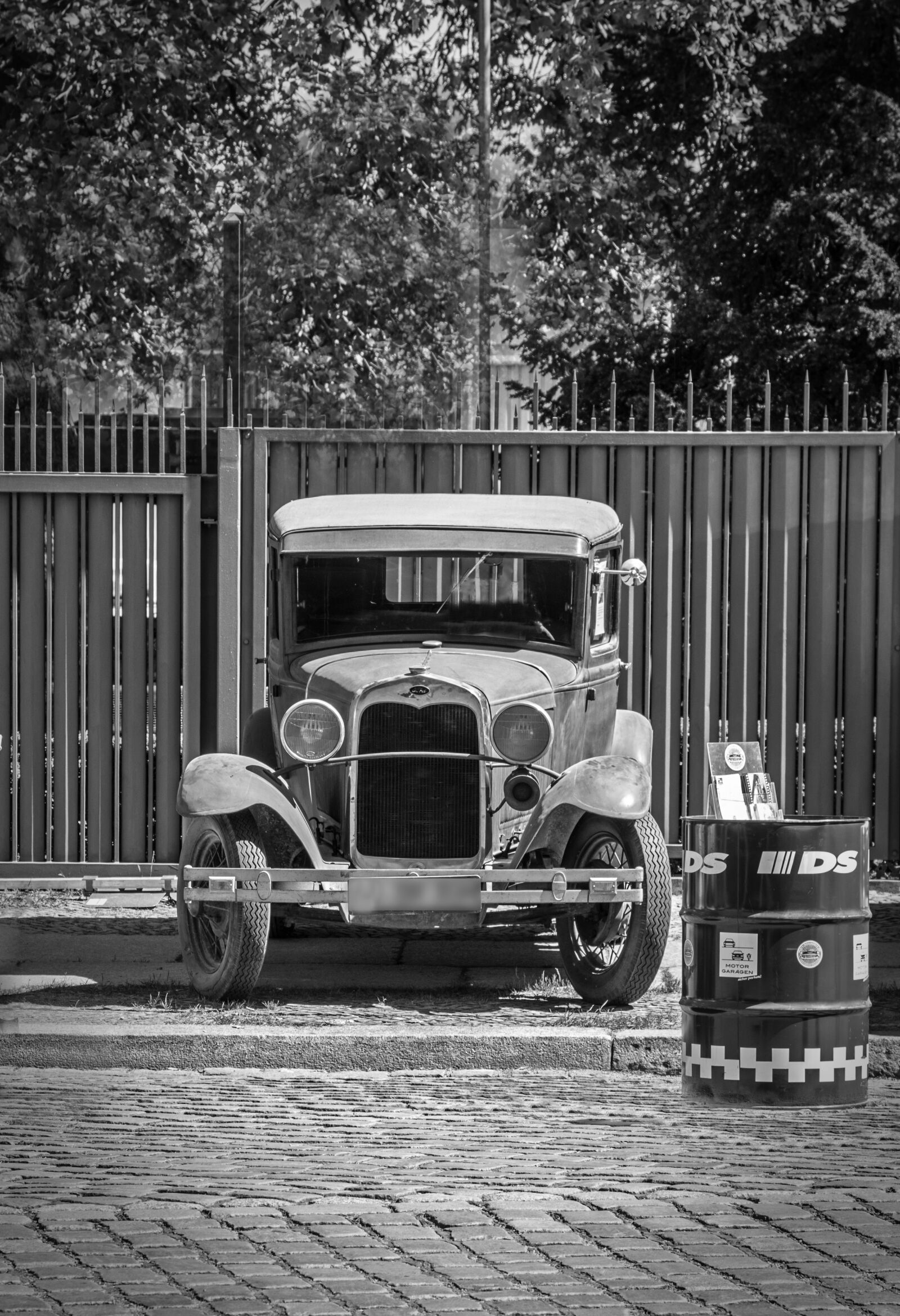Pentax K-3 sample photo. Ford, oldtimer, black and photography