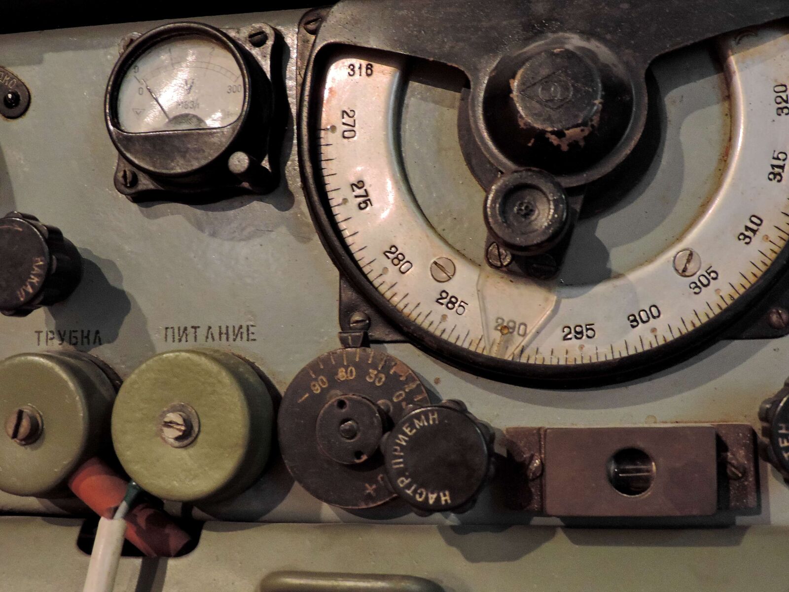 Nikon Coolpix P520 sample photo. Antiquity, mechanism, old, radio photography