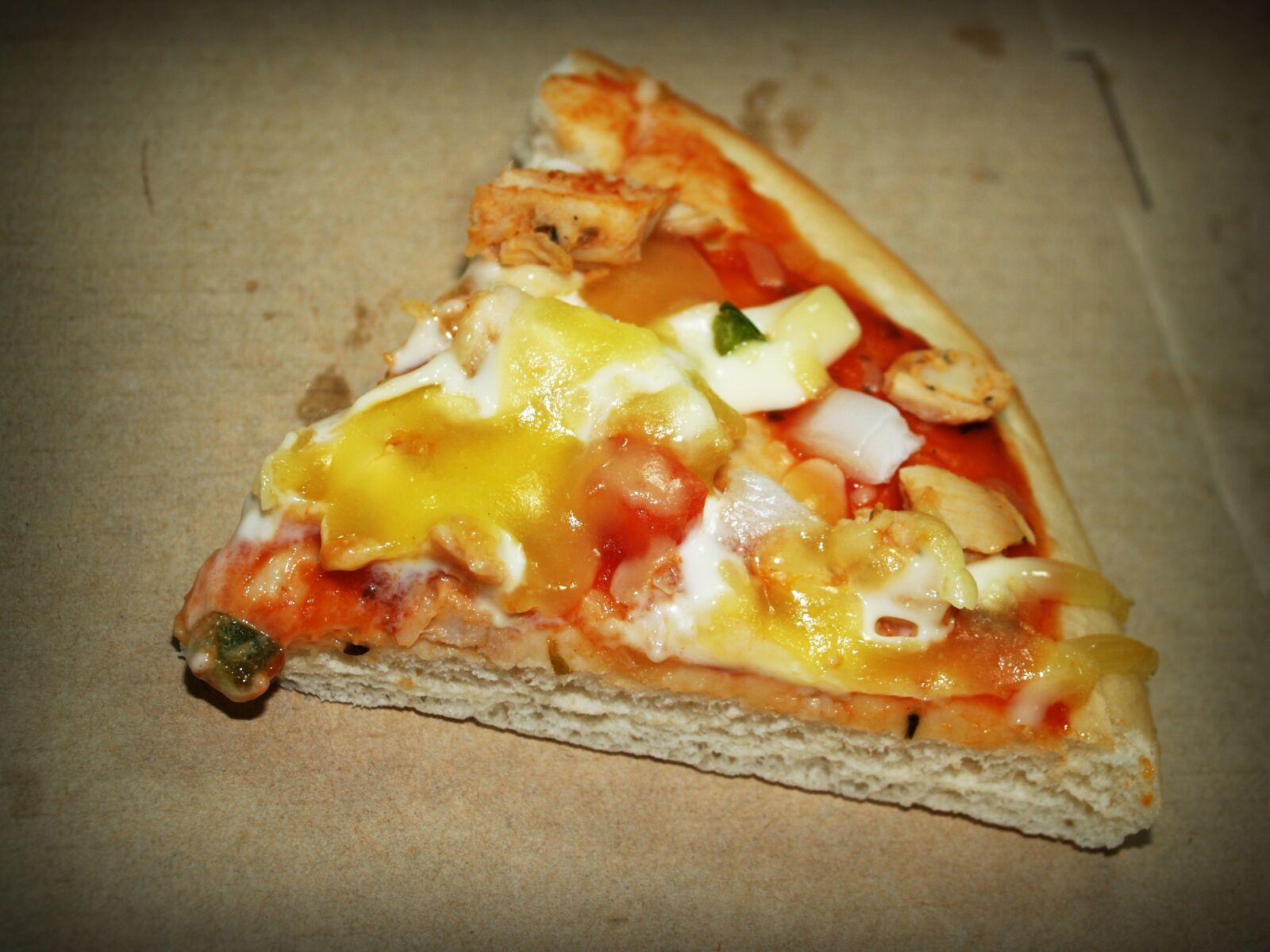 Olympus E-300 (EVOLT E-300) sample photo. Pizza, slice, pepperoni photography