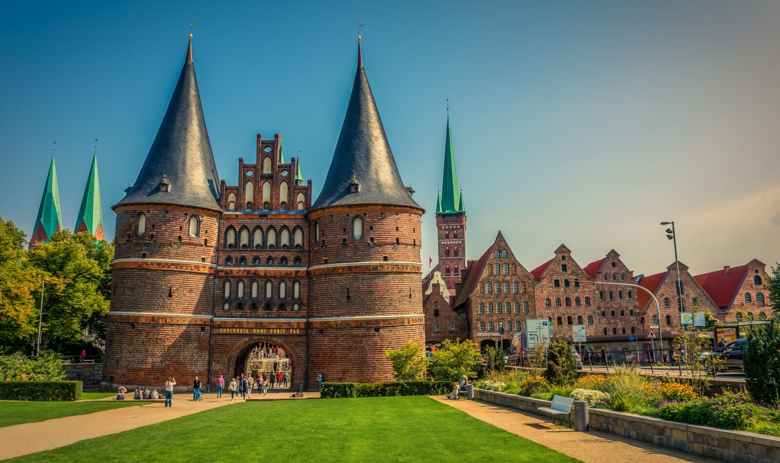 Sony a7 II + Sony FE 28-70mm F3.5-5.6 OSS sample photo. L beck, holsten gate photography