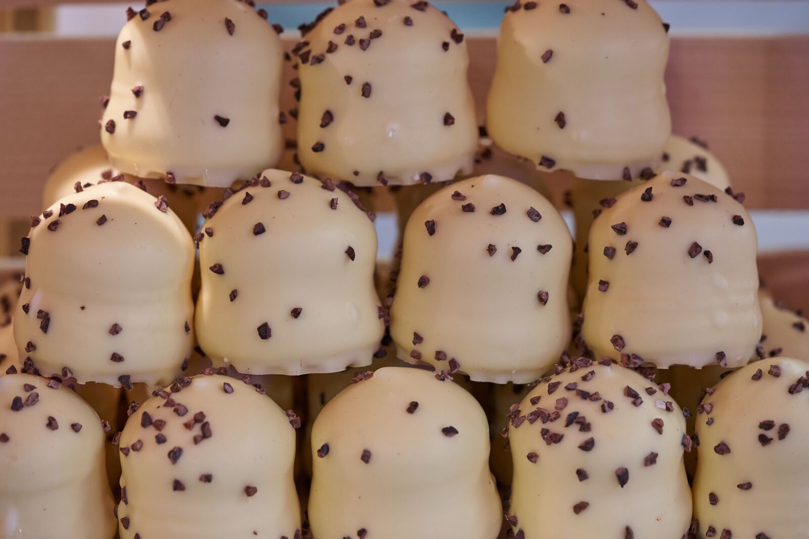 Sony FE 90mm F2.8 Macro G OSS sample photo. Chocolate marshmallow, dessert, delicious photography
