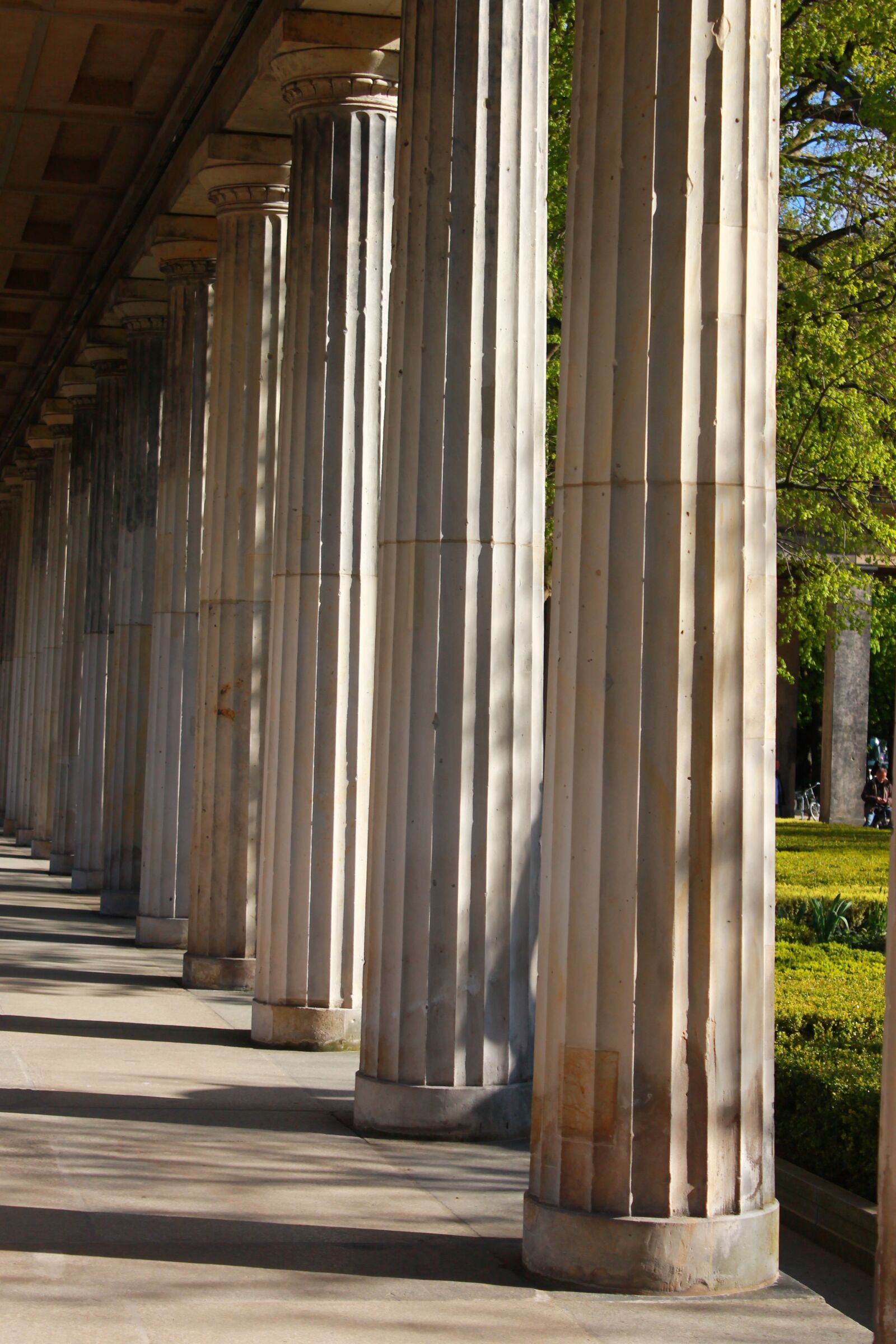 Canon EOS 1100D (EOS Rebel T3 / EOS Kiss X50) sample photo. Arcade, museum island, berlin photography