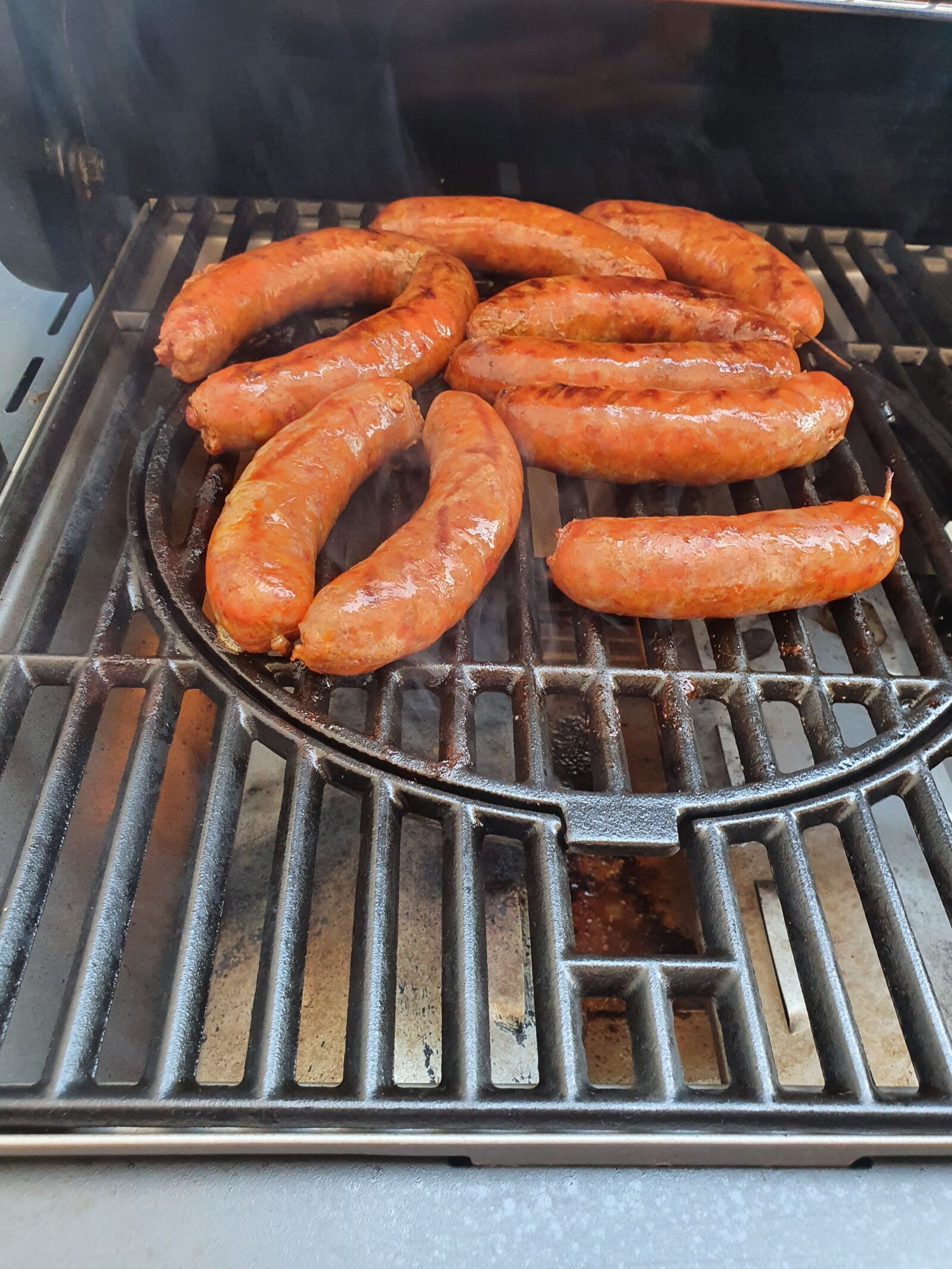 Samsung Galaxy S10+ sample photo. Food, sausage, barbecue photography