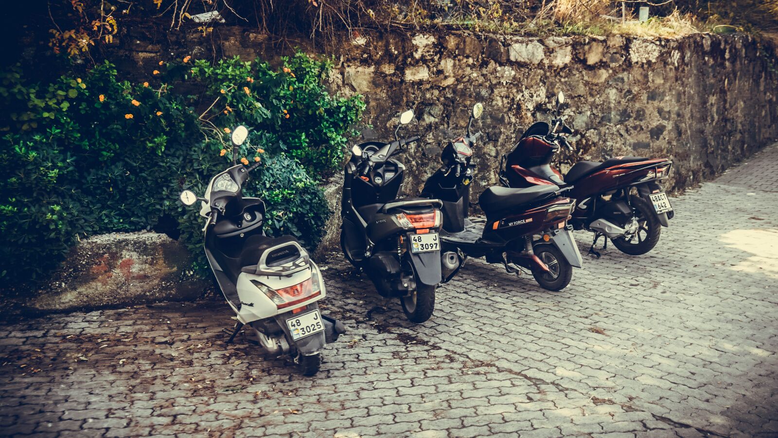 Sony a6000 + Sony Vario-Tessar T* E 16-70mm F4 ZA OSS sample photo. Motorcycles, bike, motorcycle photography