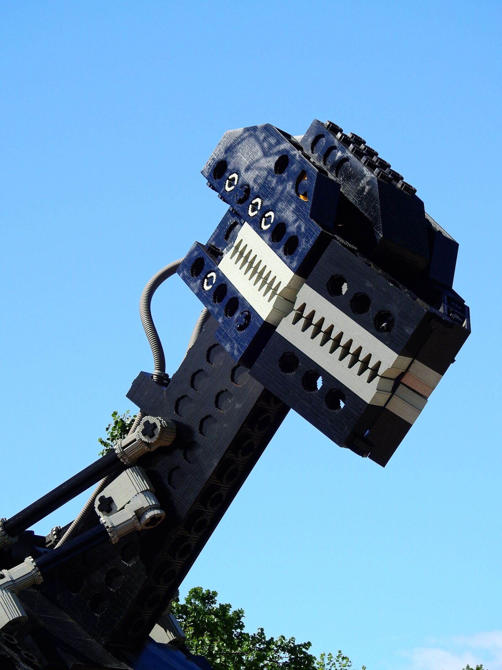 Nikon Coolpix P900 sample photo. Lego, legoland, build photography