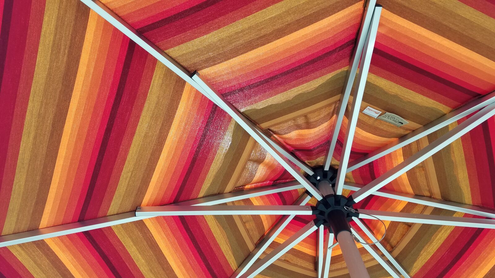 Samsung Galaxy S7 sample photo. Umbrella, colorful, color photography