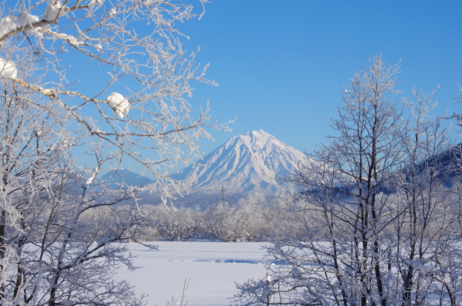 Pentax K-5 sample photo. Koryaksky volcano, kamchatka, winter photography