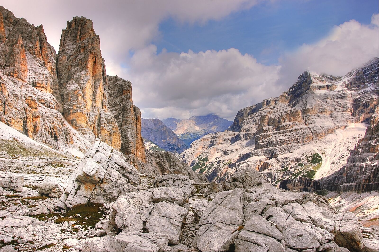 Nikon D40 sample photo. Travenanzes, dolomites, tofane photography