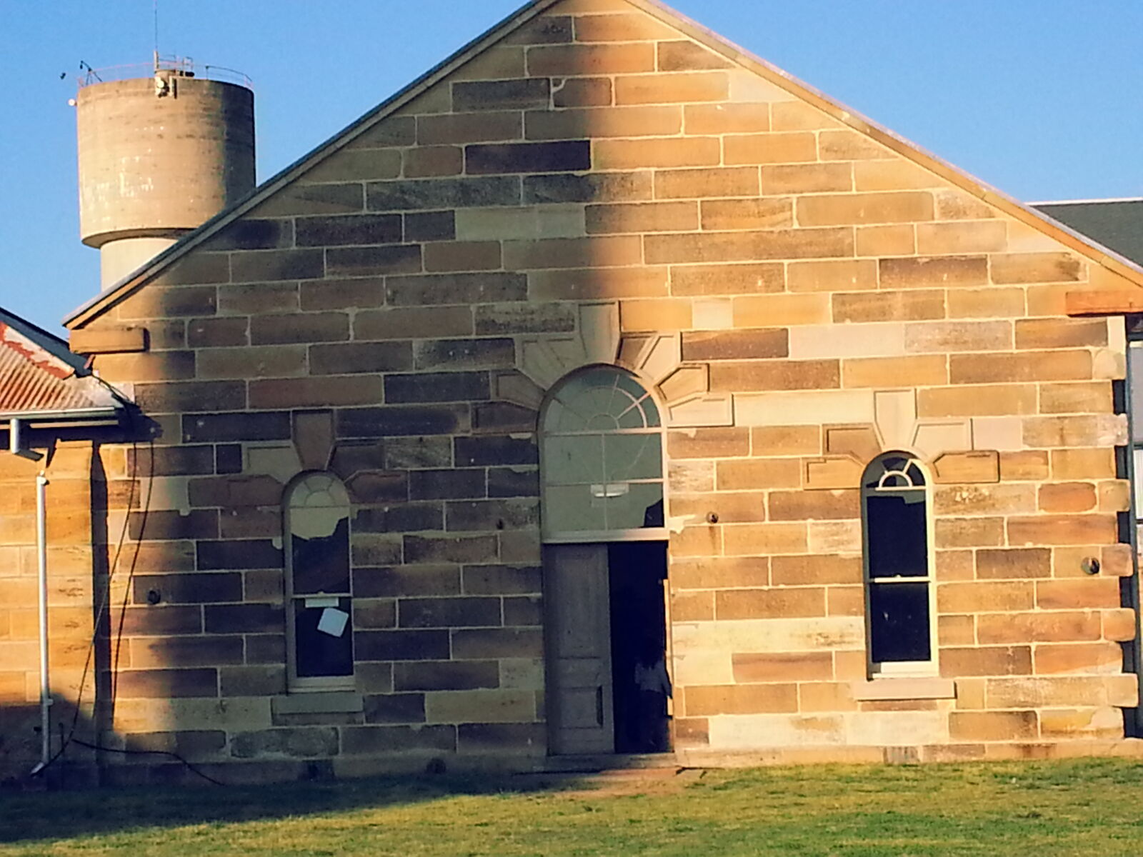 Samsung Galaxy Note2 sample photo. Antique, old, building, old photography