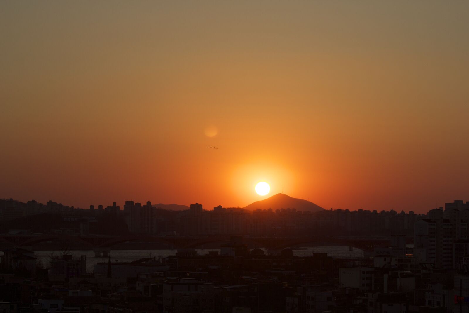 Canon EOS 60D sample photo. Sunset, seoul, glow photography