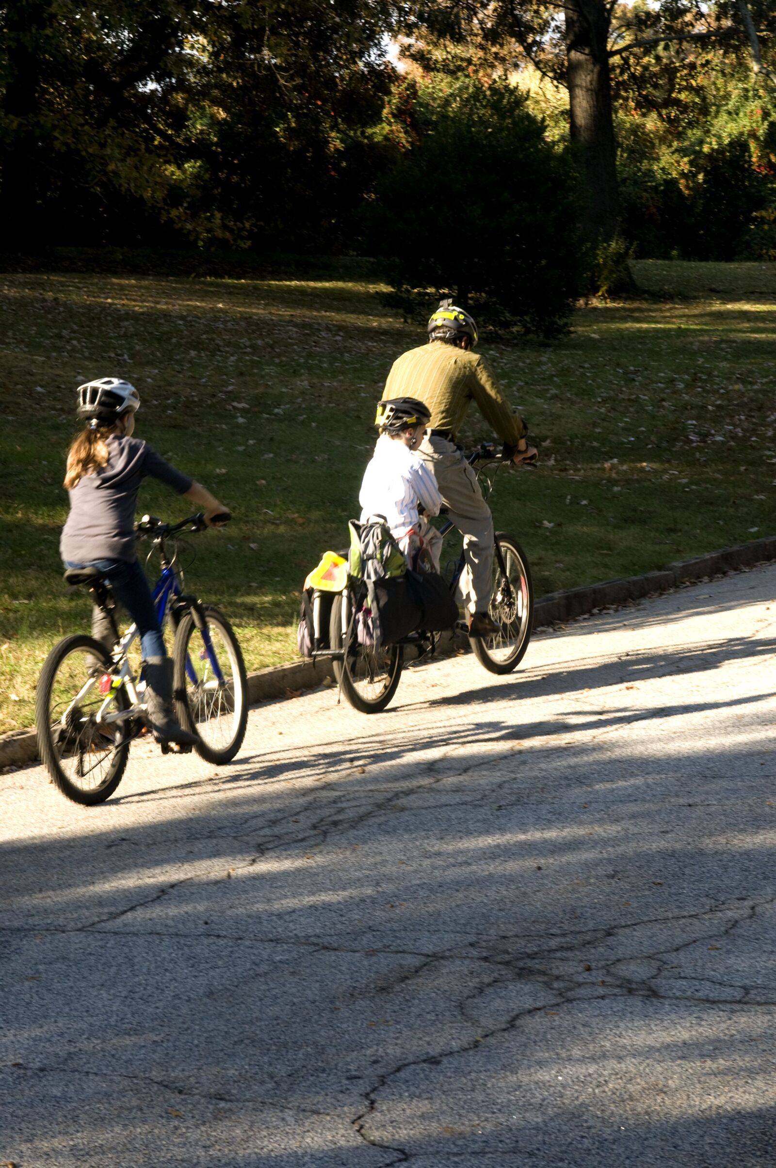 Nikon D300 sample photo. Proper, bicycle, helmets photography