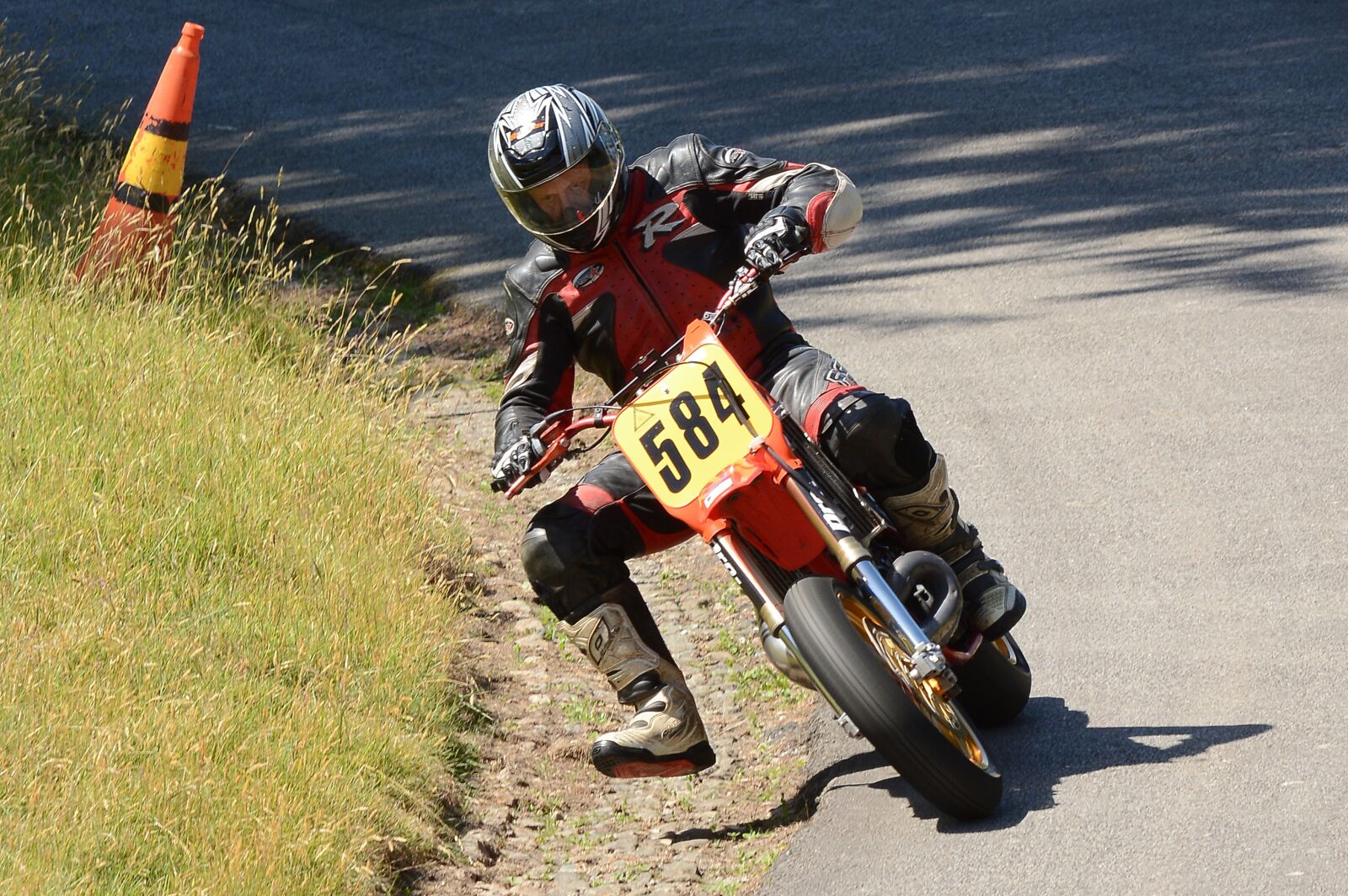 Nikon D7100 sample photo. Motorbike, leaning, hillclimb photography