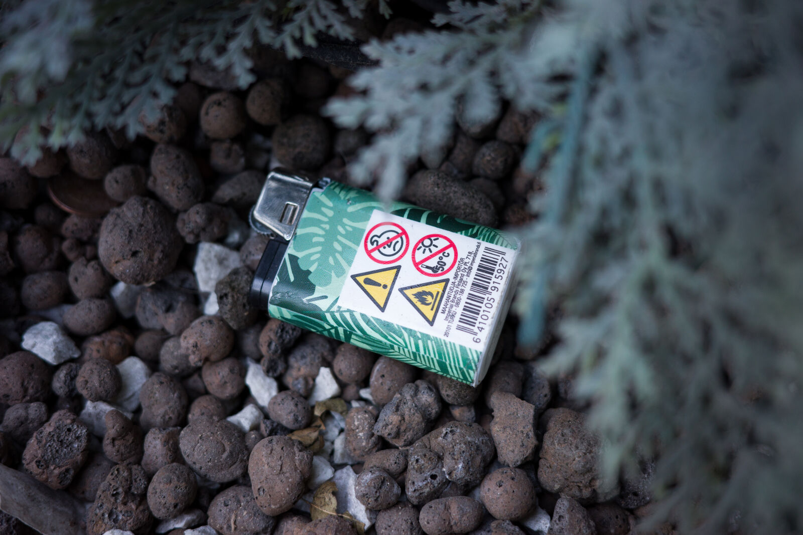 Ricoh GR IIIx sample photo. Lighter littering photography
