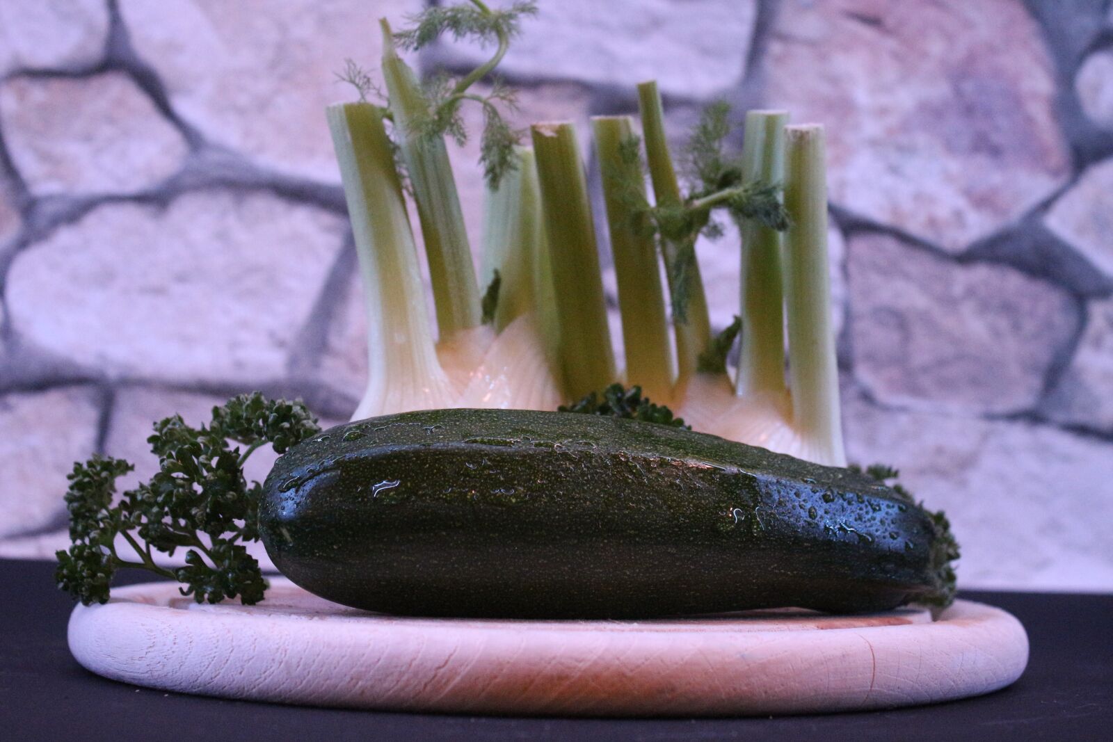 Canon EF-S 18-55mm F3.5-5.6 IS sample photo. Zucchini, vegetables, food photography