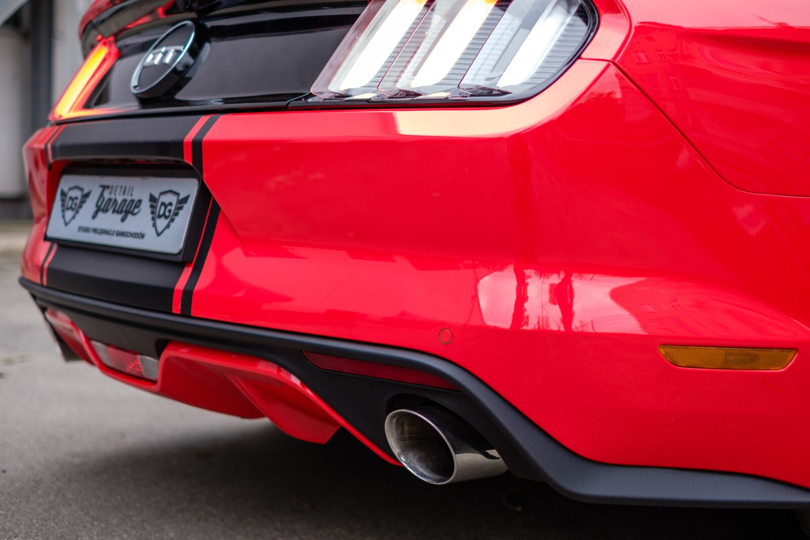 Fujifilm X-T2 + Fujifilm XF 35mm F1.4 R sample photo. Mustang, gt, red photography