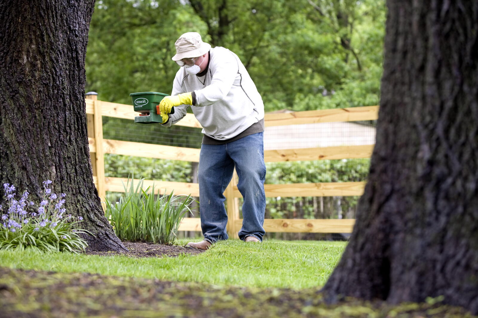 Canon EOS-1Ds Mark II sample photo. Positive, activity, gardening, exposes photography