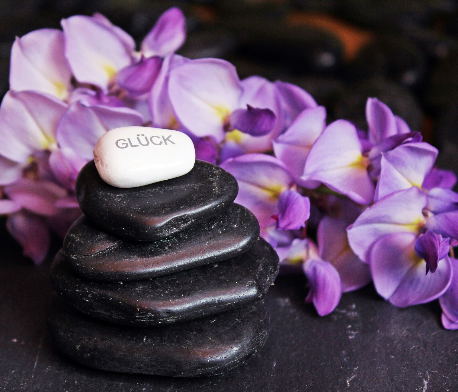Canon EOS 550D (EOS Rebel T2i / EOS Kiss X4) sample photo. Balance, meditation, stones photography