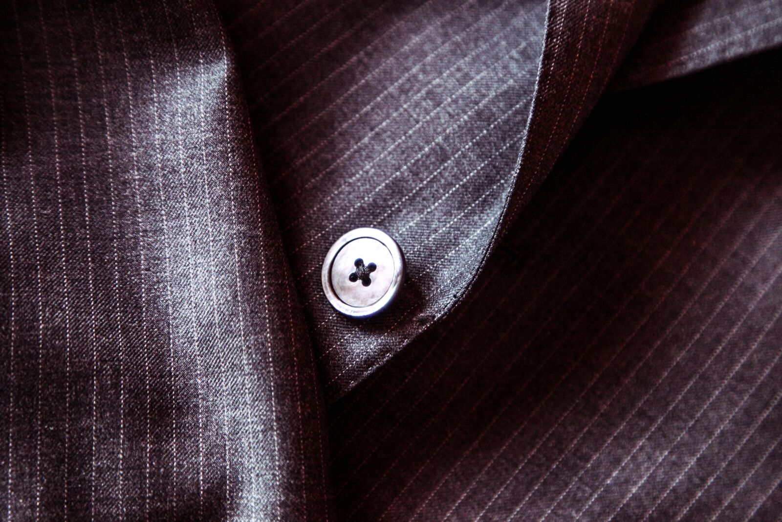 Canon EF 24-105mm F4L IS USM sample photo. Businessman, button, designer, suit photography