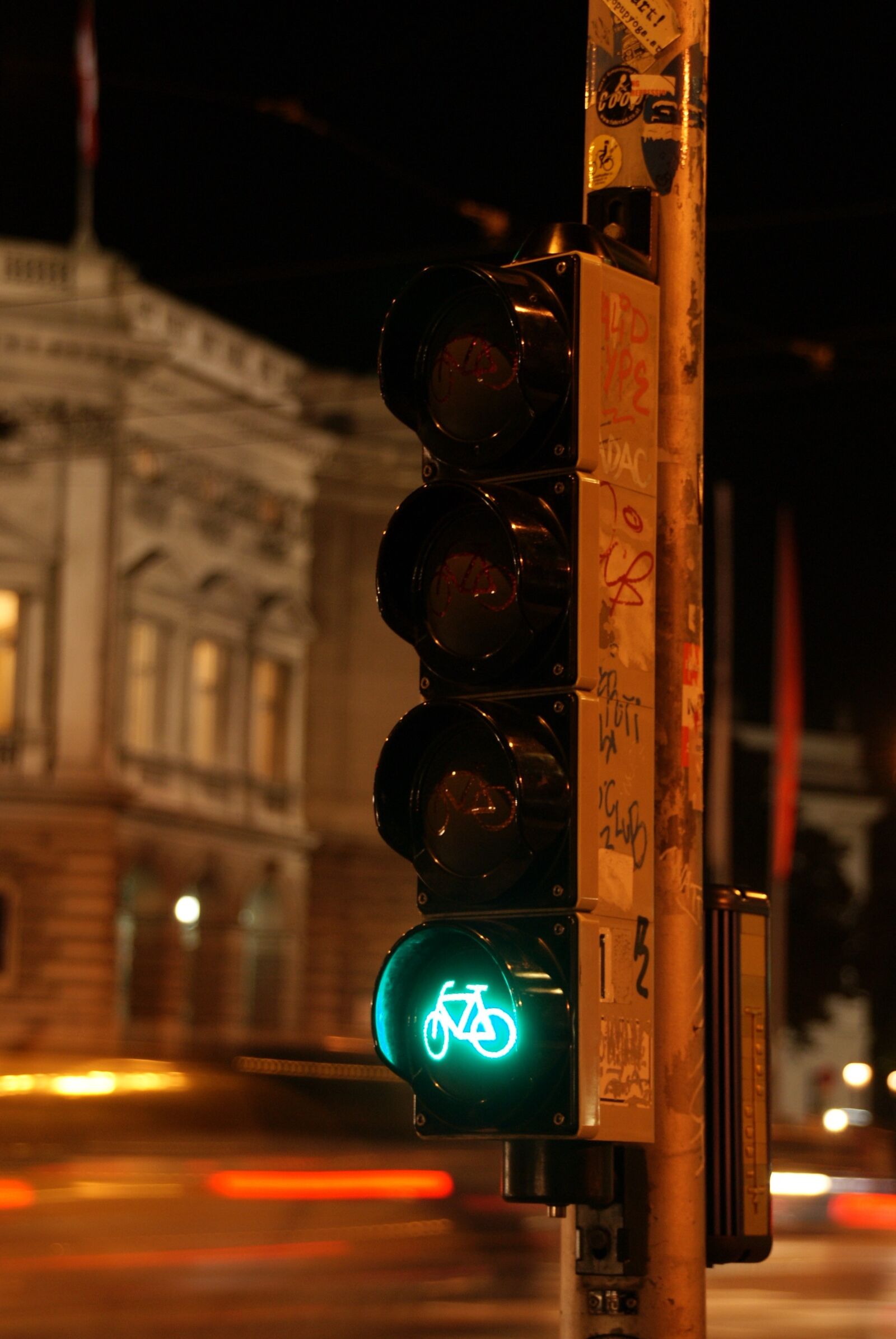 Sony Alpha DSLR-A230 sample photo. City, night, traffic lights photography