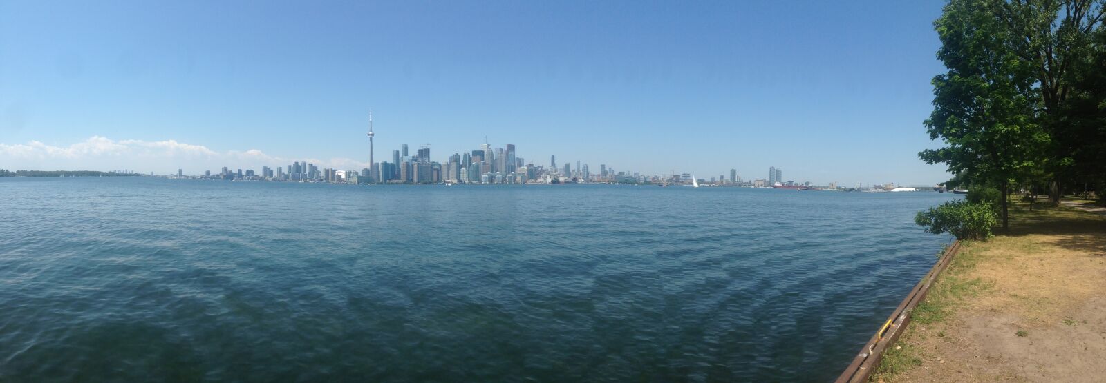 iPhone 5 back camera 4.12mm f/2.4 sample photo. Sky, toronto, landscape photography