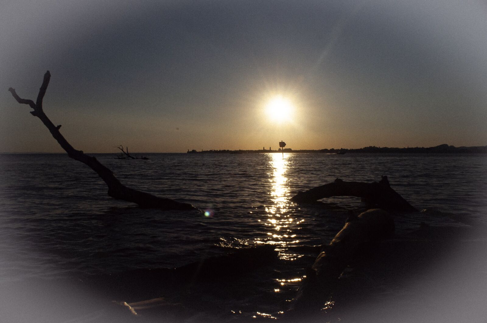 Nikon D90 sample photo. Sunset, sunlight, light photography