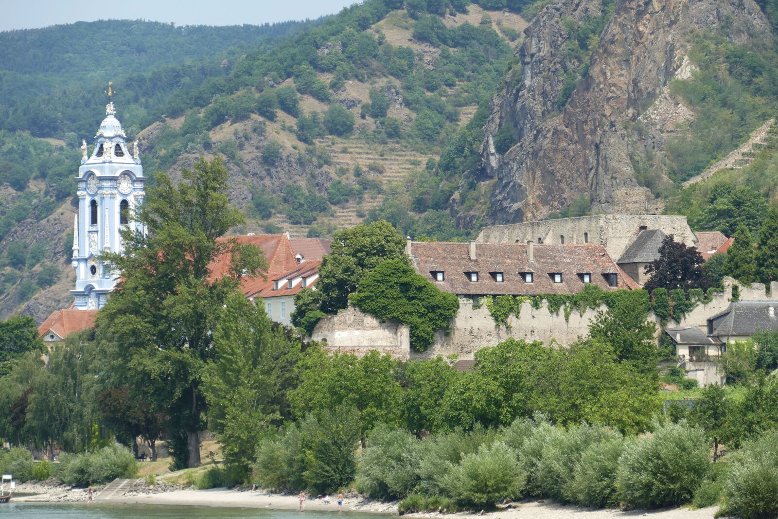 Panasonic Lumix DMC-FZ1000 sample photo. Dürnstein, wachau, danube photography