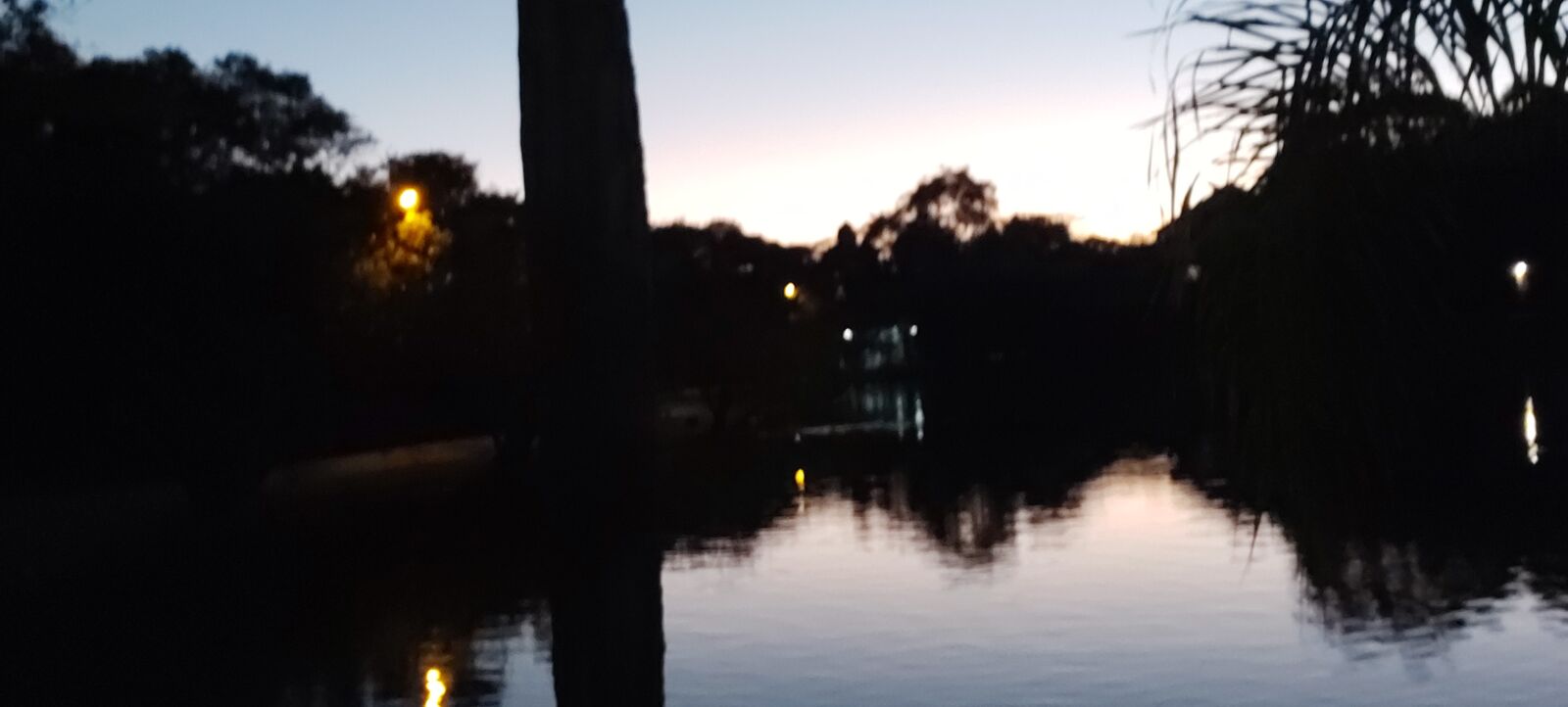 Samsung Galaxy A70 sample photo. Eventide, lake, autumn photography