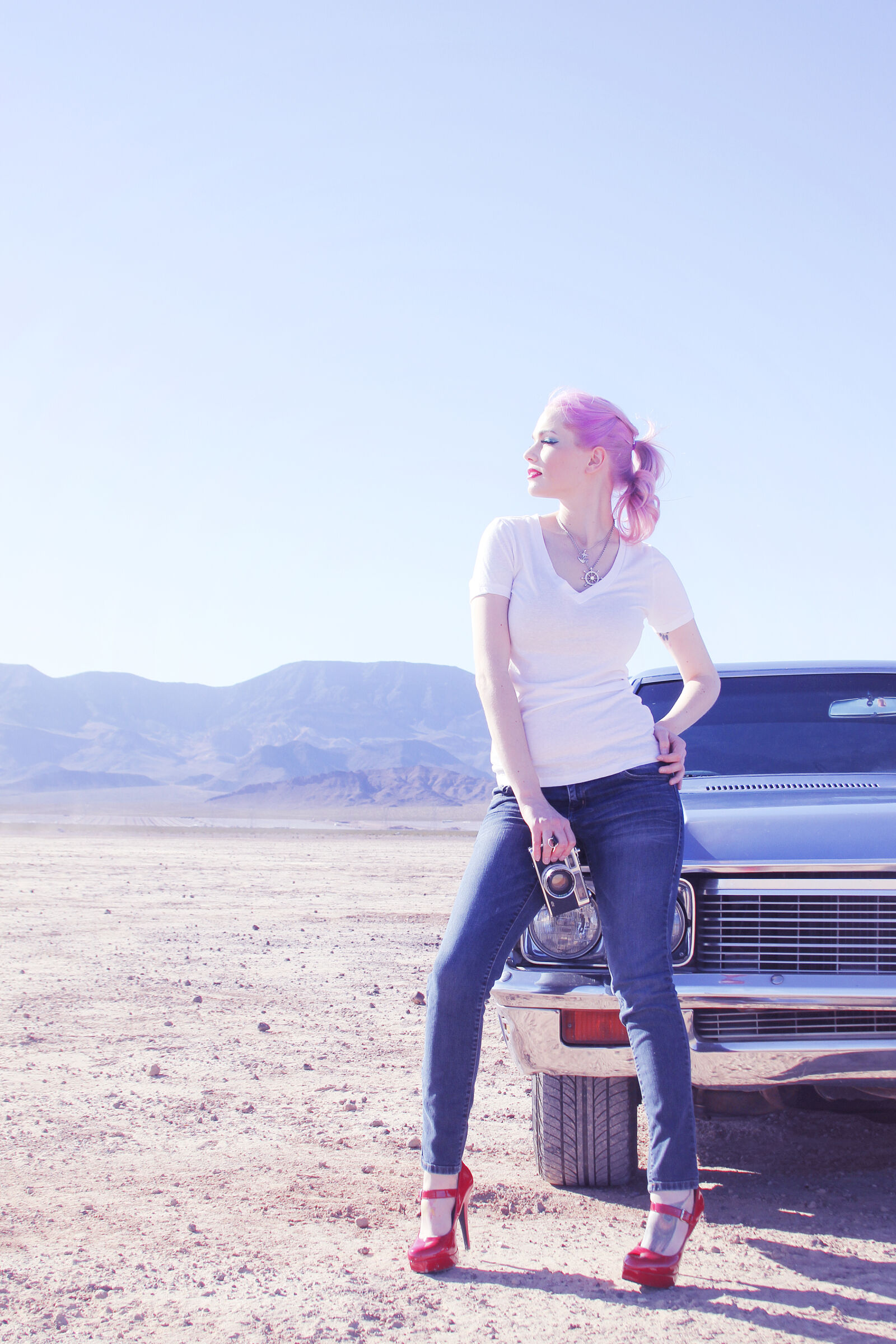 Canon EOS 7D sample photo. Woman, camera, desert, high photography