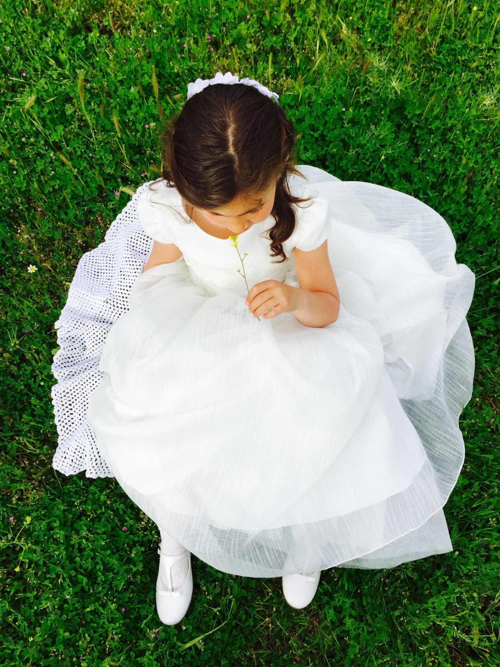 Apple iPhone 6 sample photo. Girl, communion, spring photography