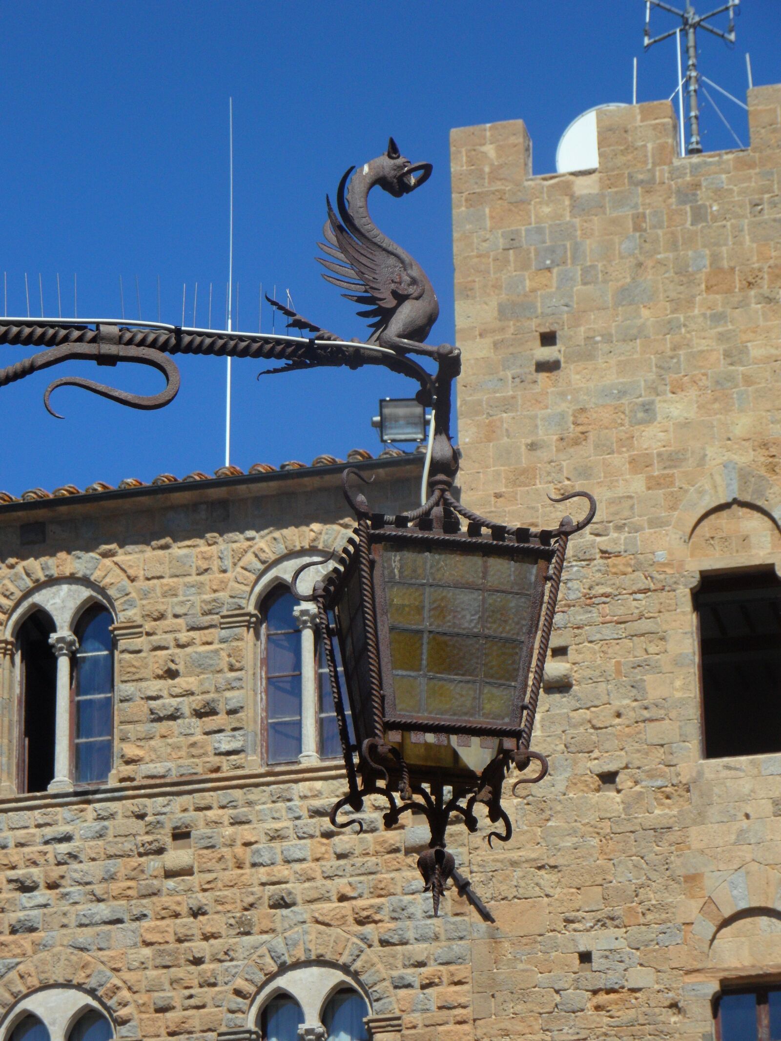Samsung VLUU WB210, SAMSUNG WB210 sample photo. Volterra, palace, building photography